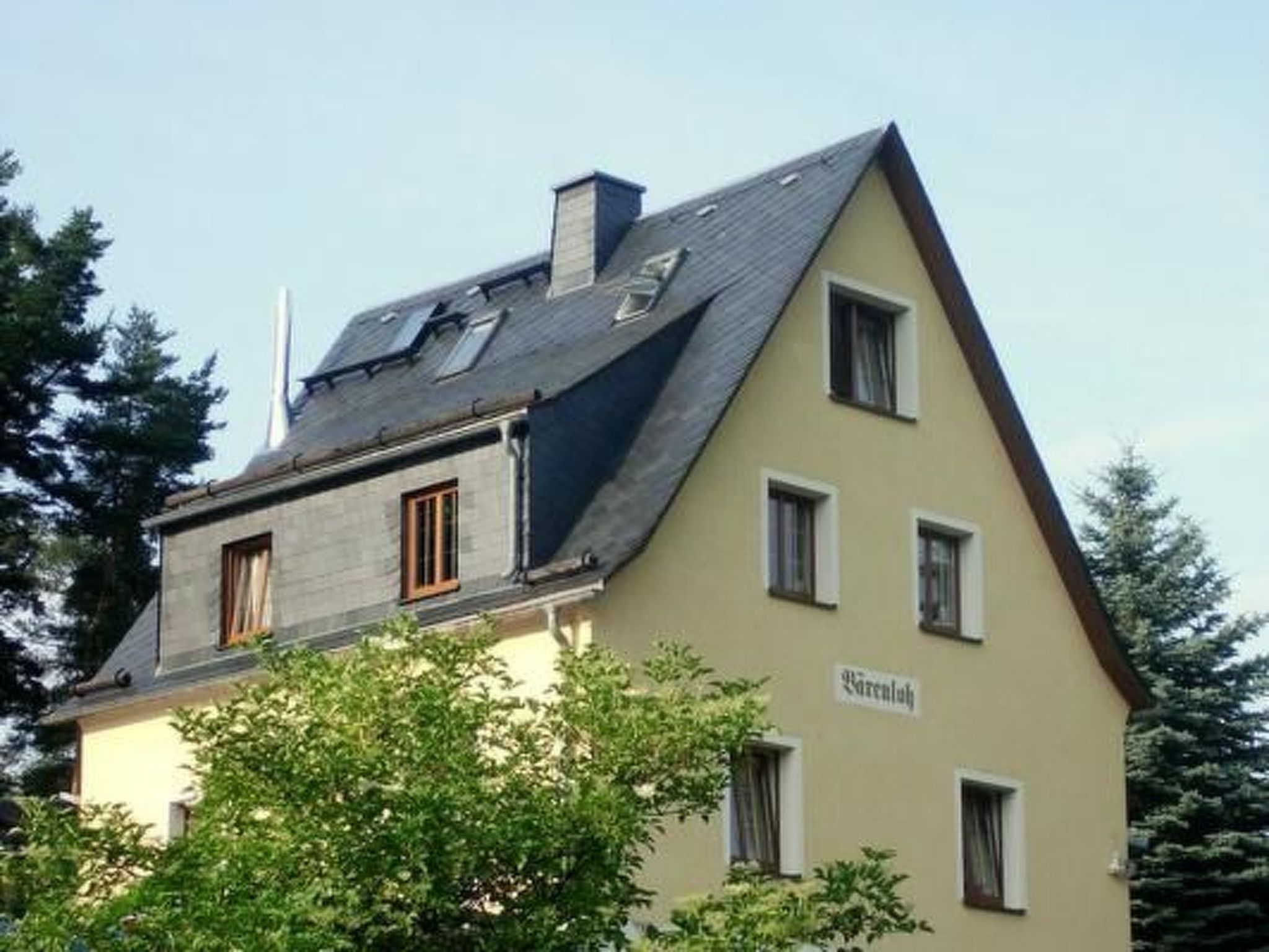 Mit Blick auf das Wasser-Inside