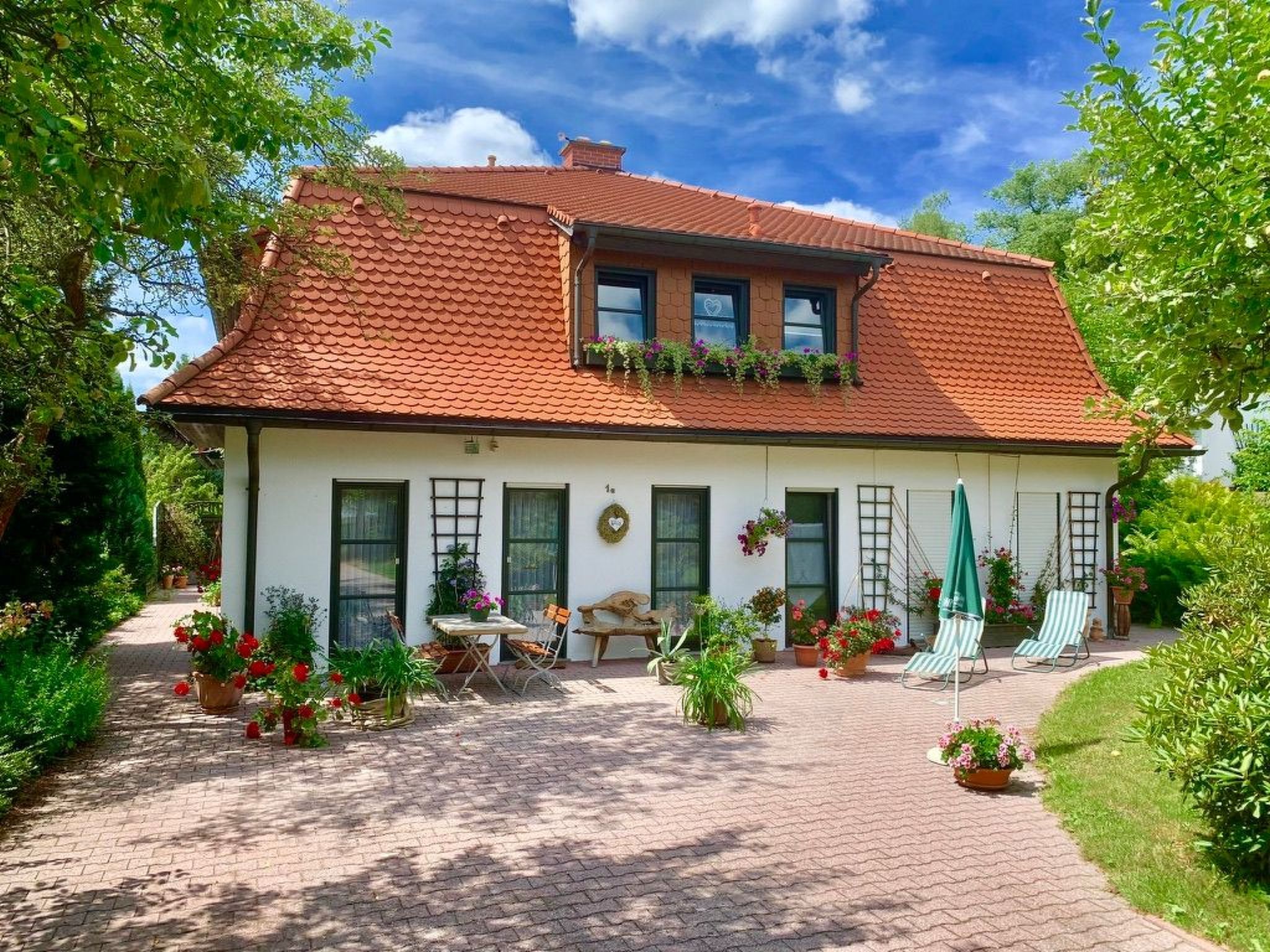 Geräumige Wohnung in Bad Elster mit Terrasse, Garten und Grill