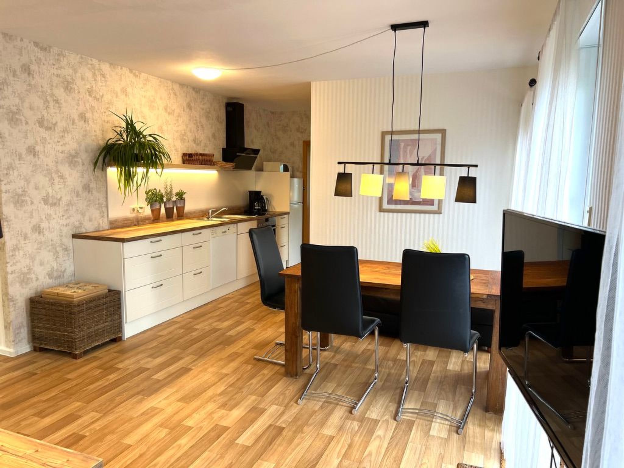 Geräumige Wohnung in Bad Elster mit Terrasse, Garten und Grill-Image-tags.info