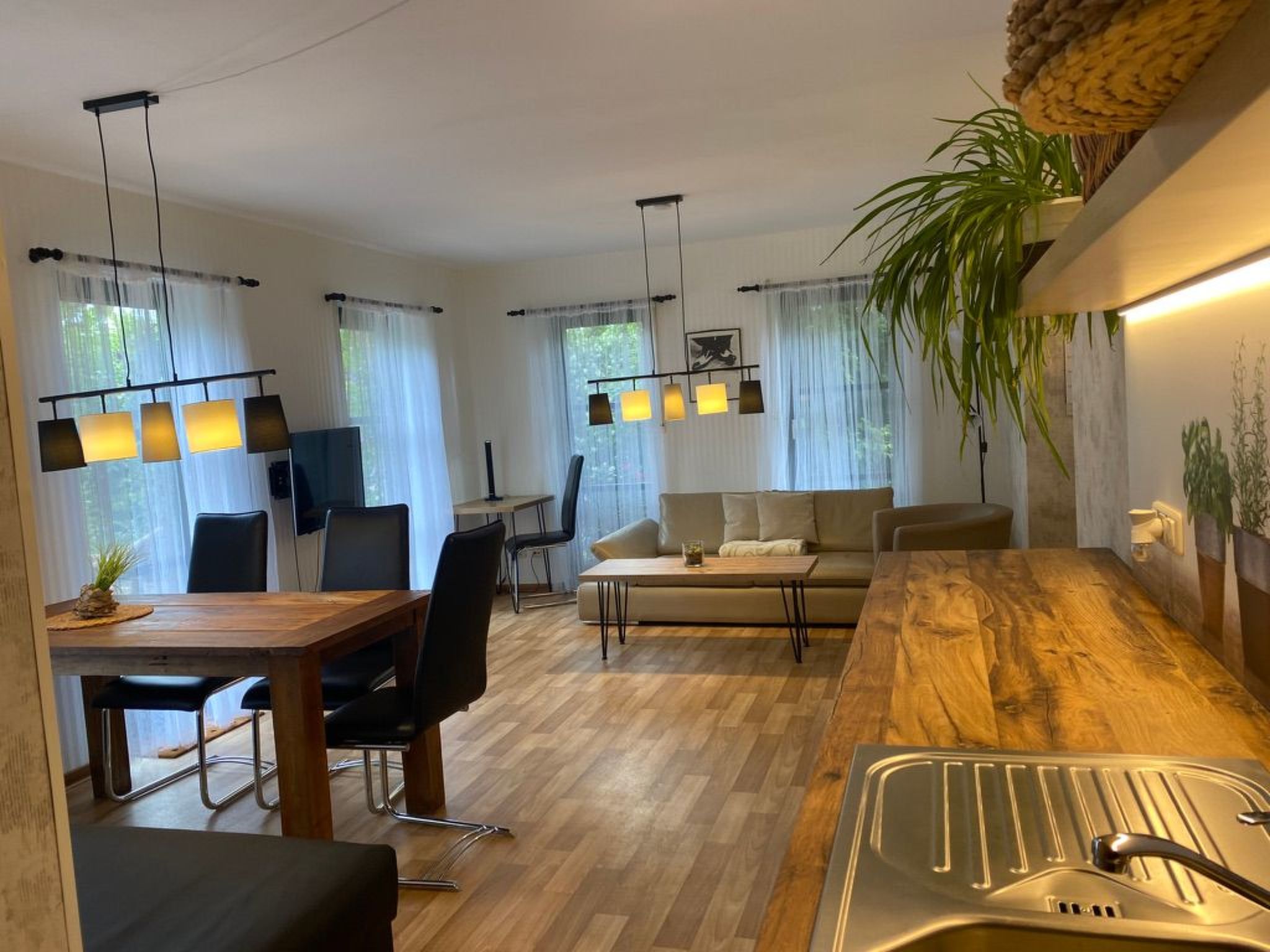 Geräumige Wohnung in Bad Elster mit Terrasse, Garten und Grill-Inside