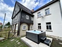 Ornella: Historisch vakantiehuis met hot tub in het Saksische bergland - thumbnail 1