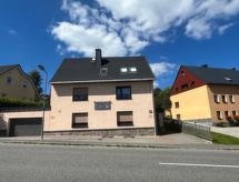 Ruim vrijstaand huis in Oberwiesenthal voor 11 personen, vlakbij centrum - thumbnail 1