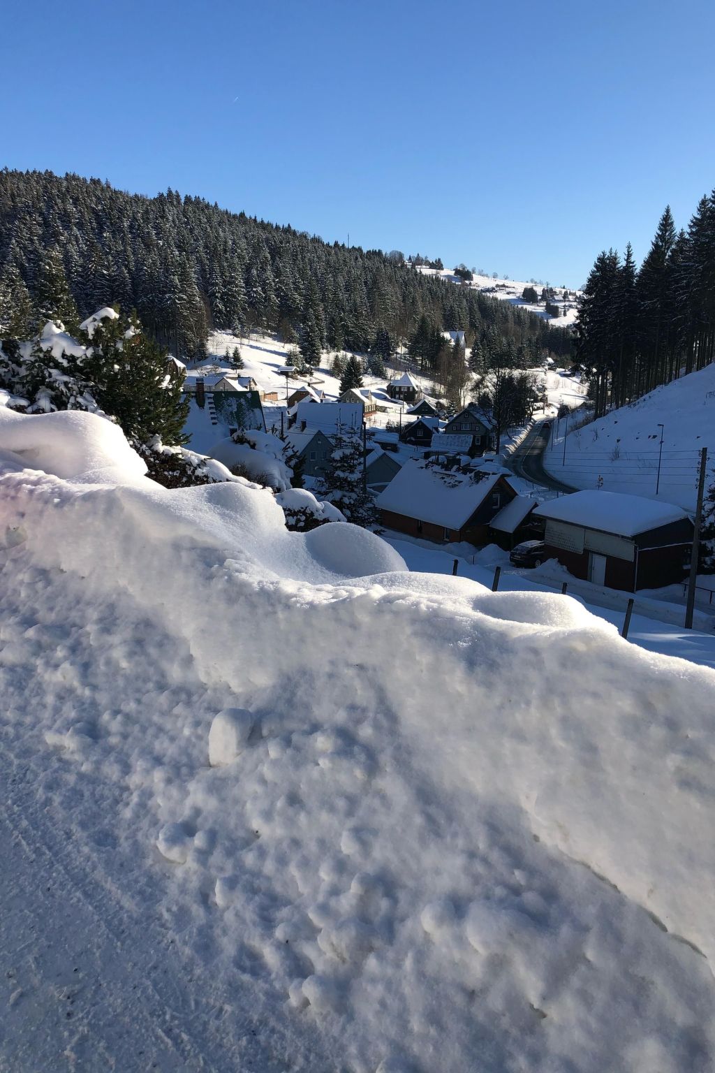 Tolles Ferienhaus in Klingenthal mit Großem Garten-Buiten