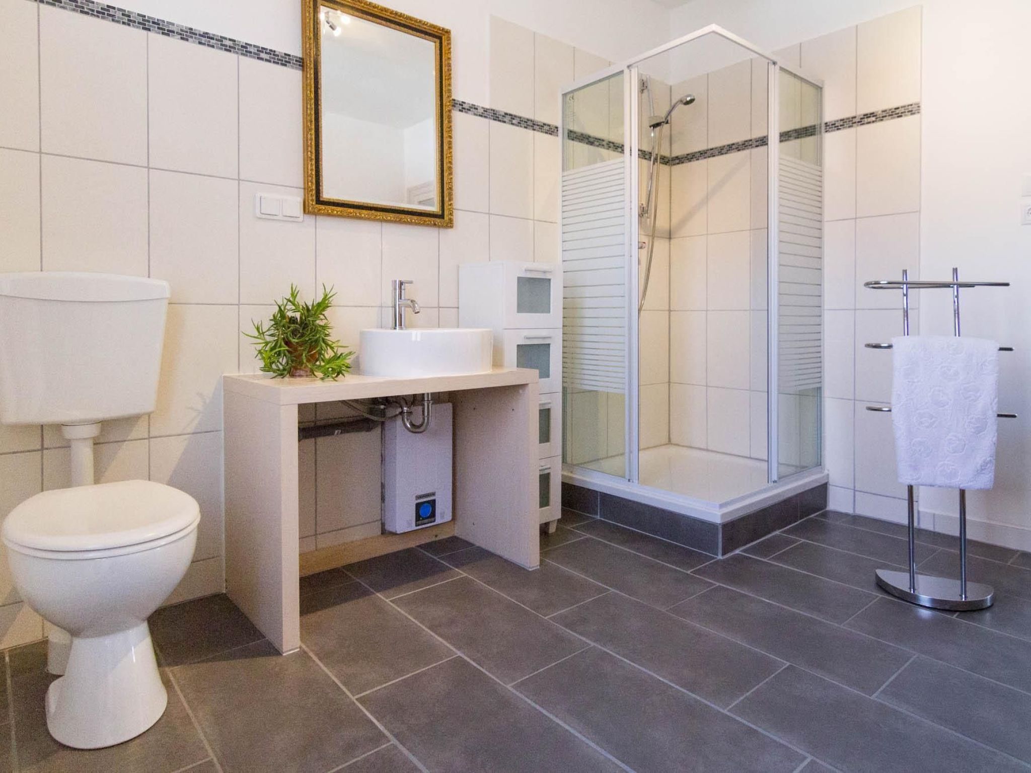 In Radisleben mit Garten und Terrasse-Binnen