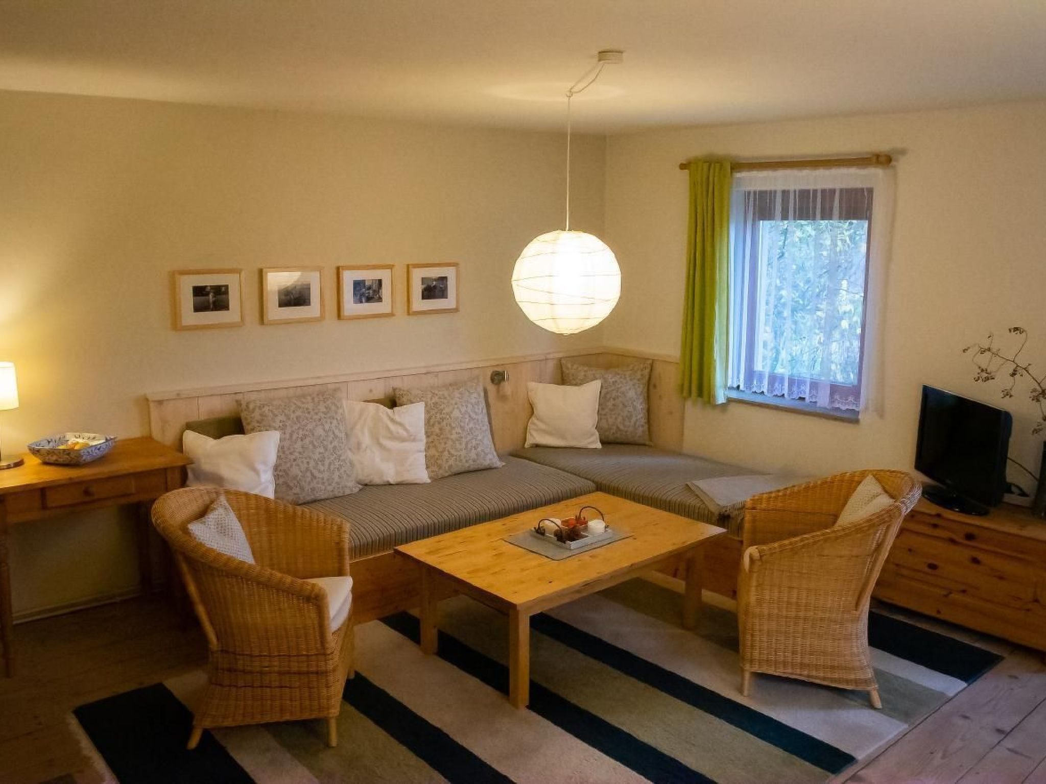 Landlust, Stadtnah -  Fewo im ehemaligem Bauernhaus mit Sauna, Kaminofen und gr-Drinnen