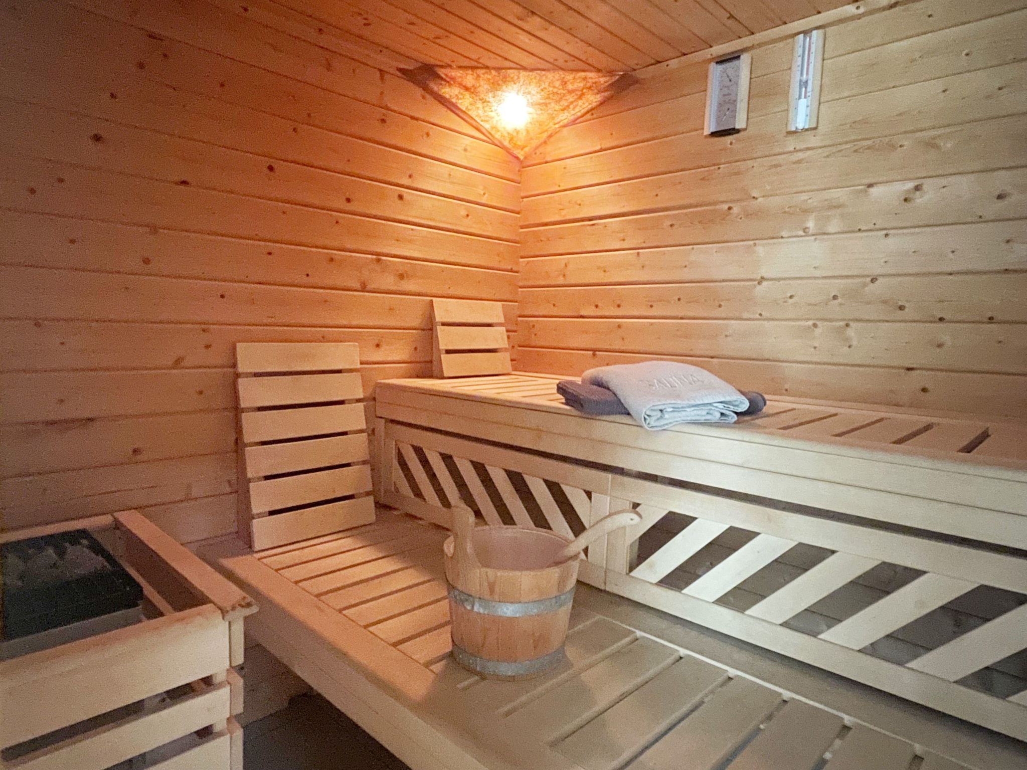 Landlust, Stadtnah -  Fewo im ehemaligem Bauernhaus mit Sauna, Kaminofen und gr-Drinnen