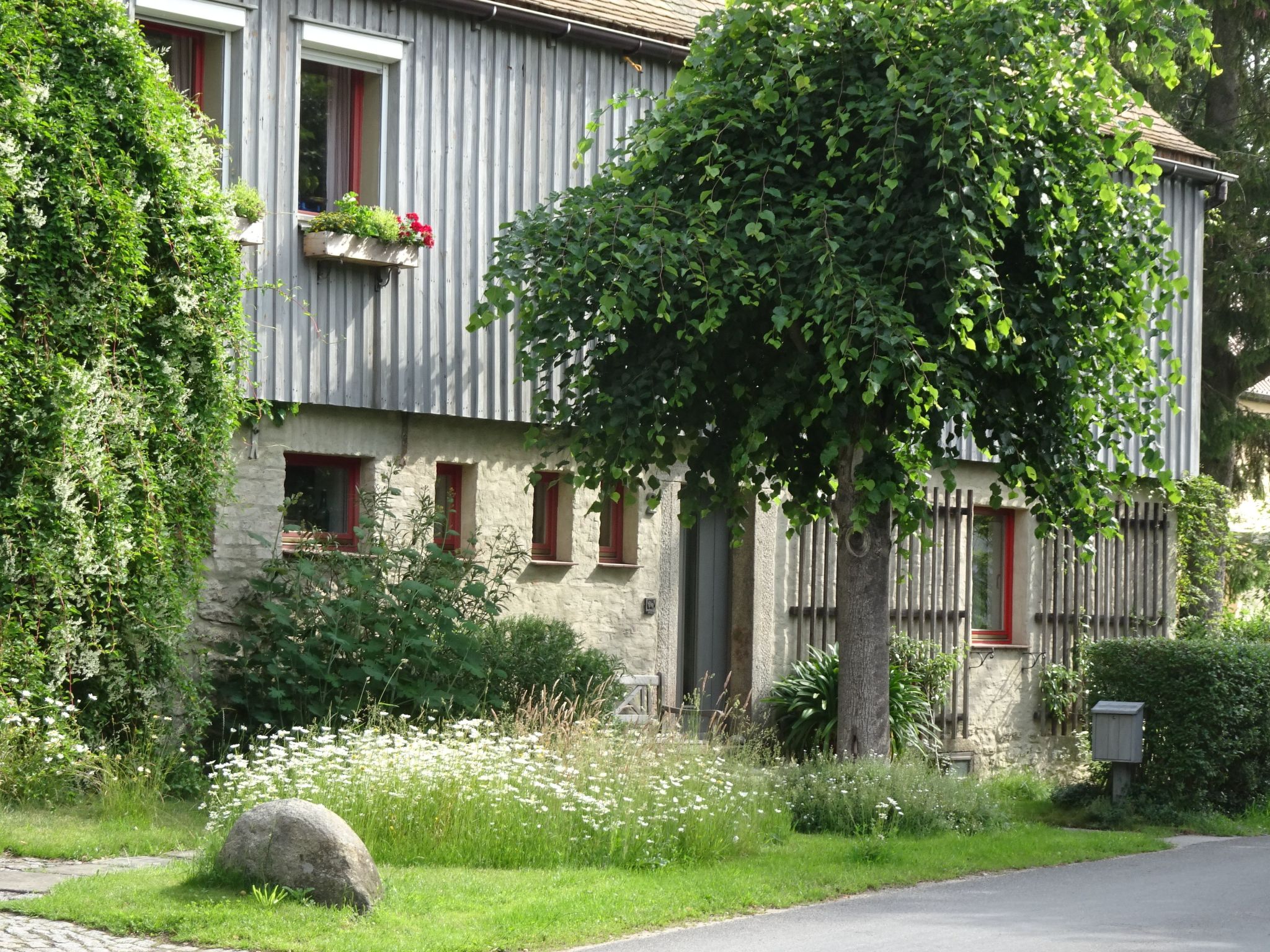 Landlust, Stadtnah -  Fewo im ehemaligem Bauernhaus mit Sauna, Kaminofen und gr-Drinnen