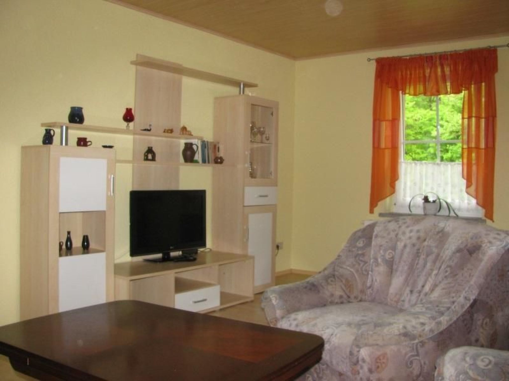 Mit Terrasse-Drinnen