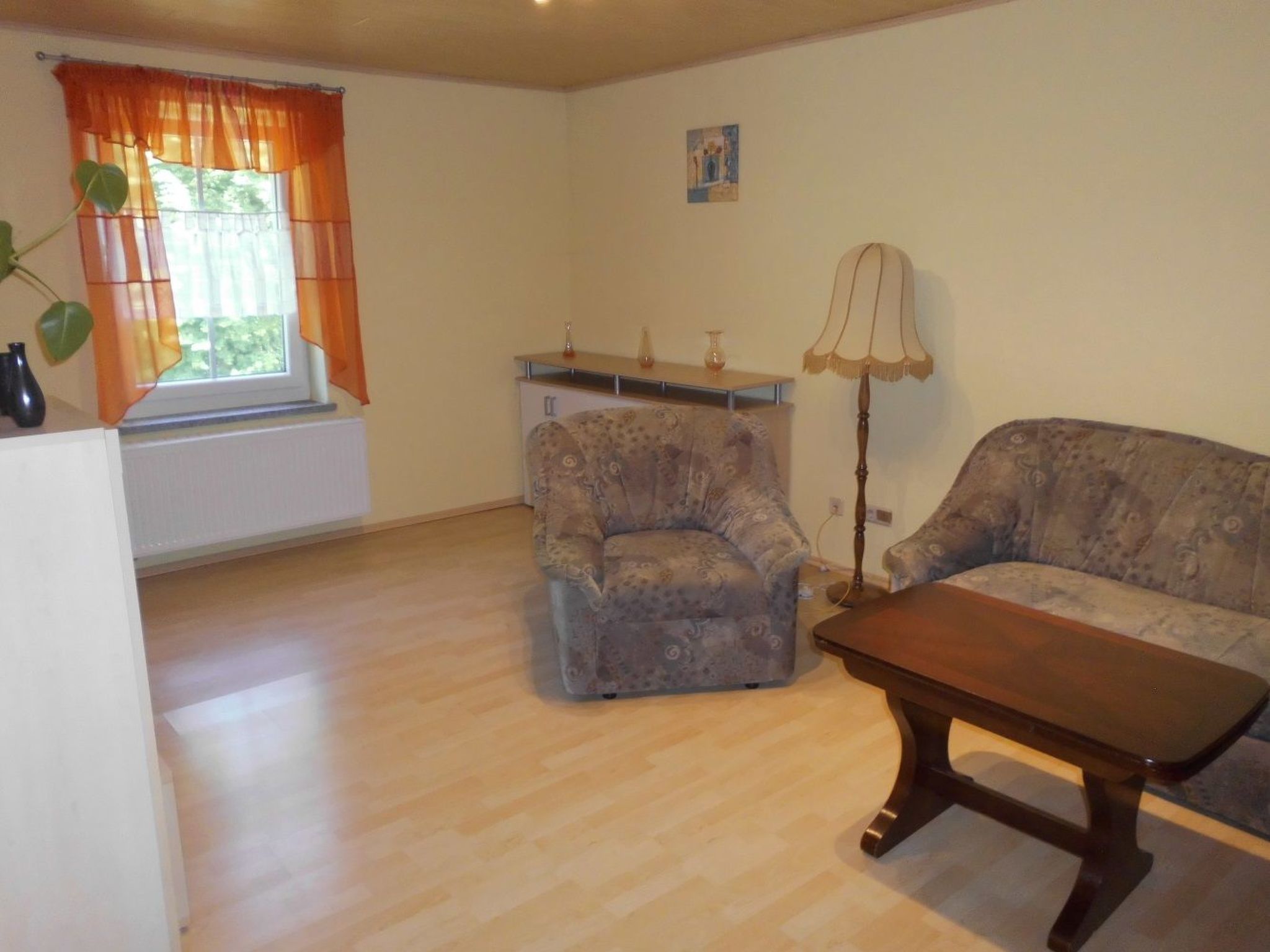 Mit Terrasse-Drinnen