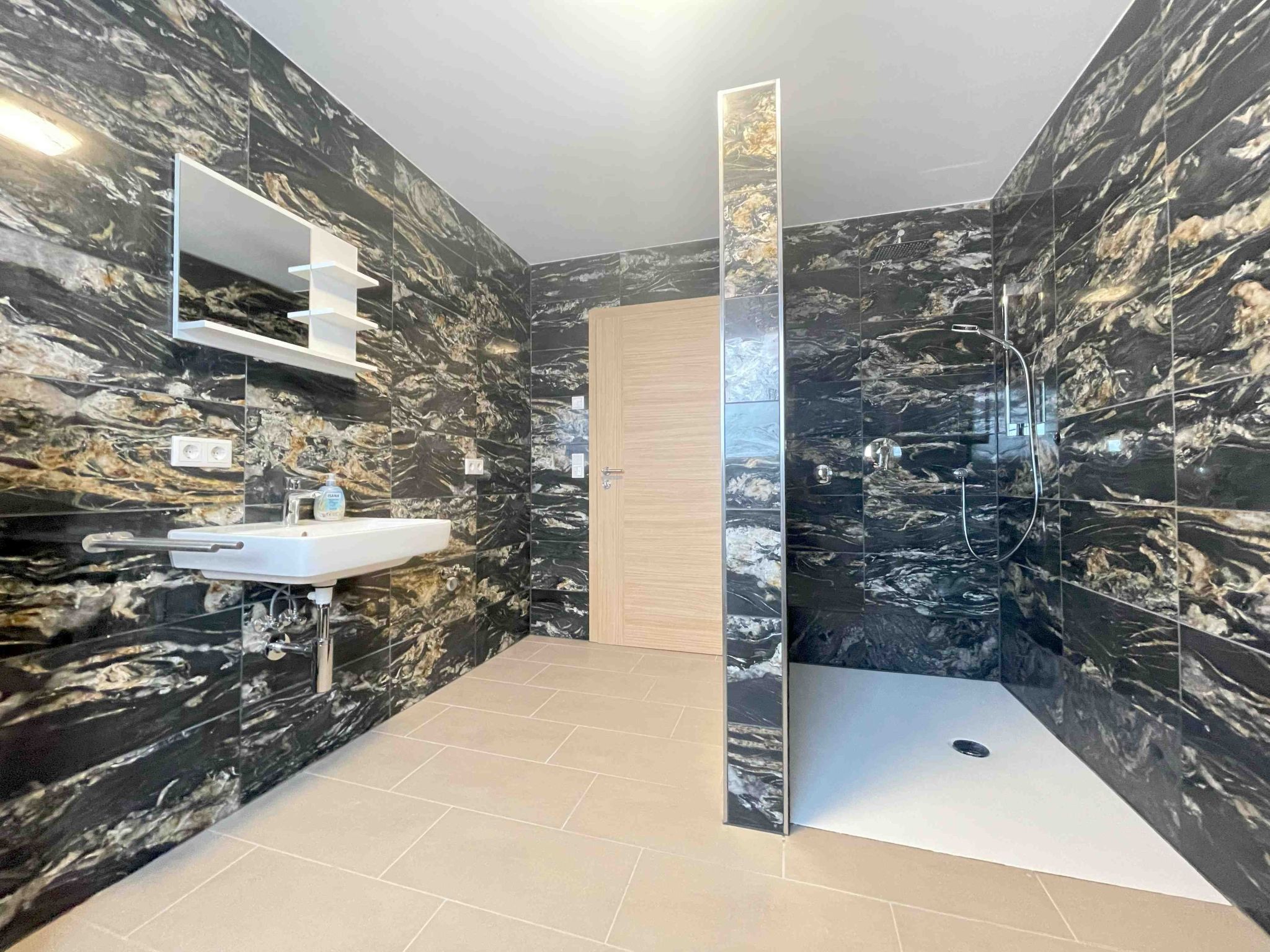 MAX119-Image-tags.info