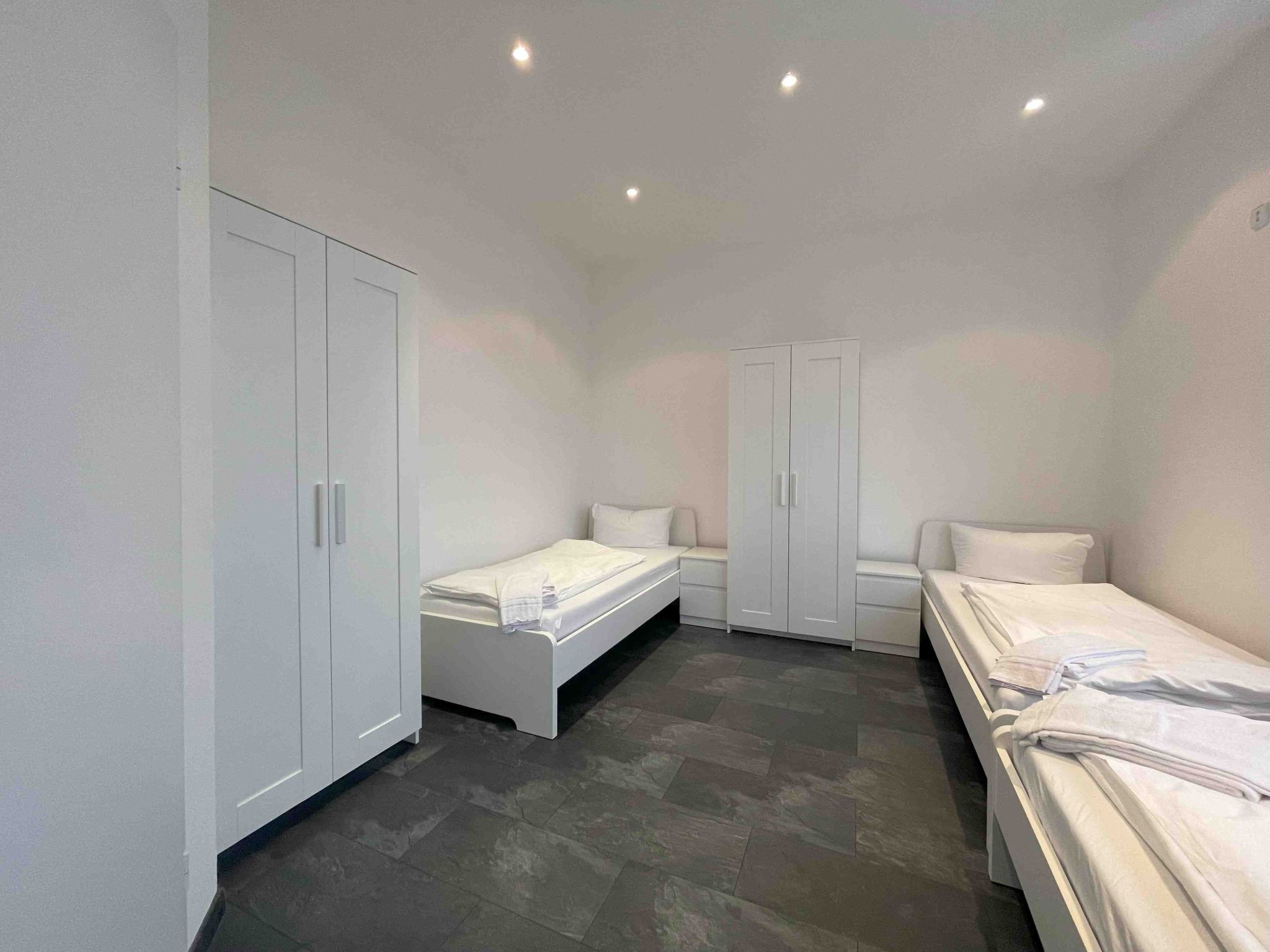 R111-Image-tags.info