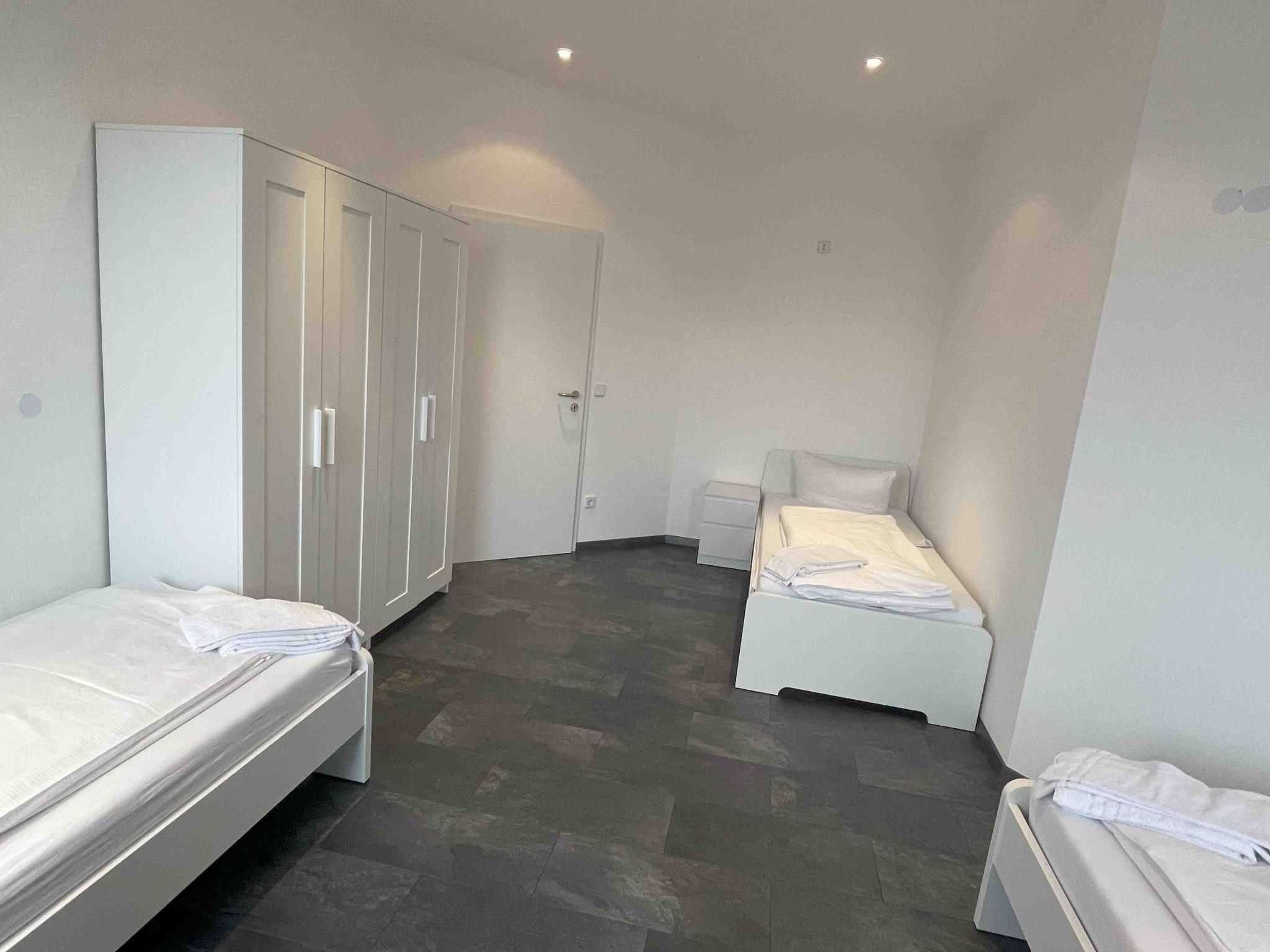 R111-Image-tags.info