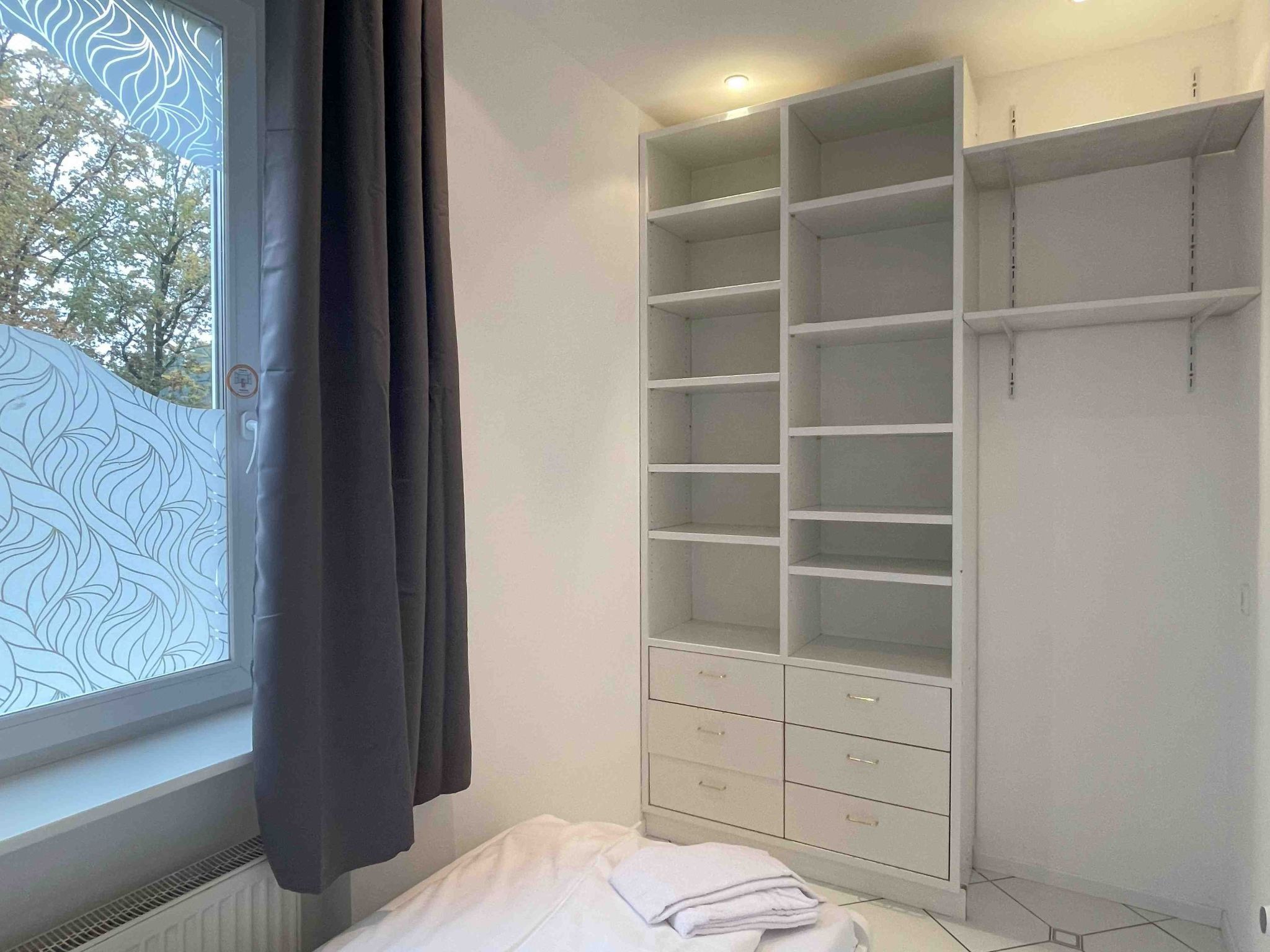 R111-Image-tags.info