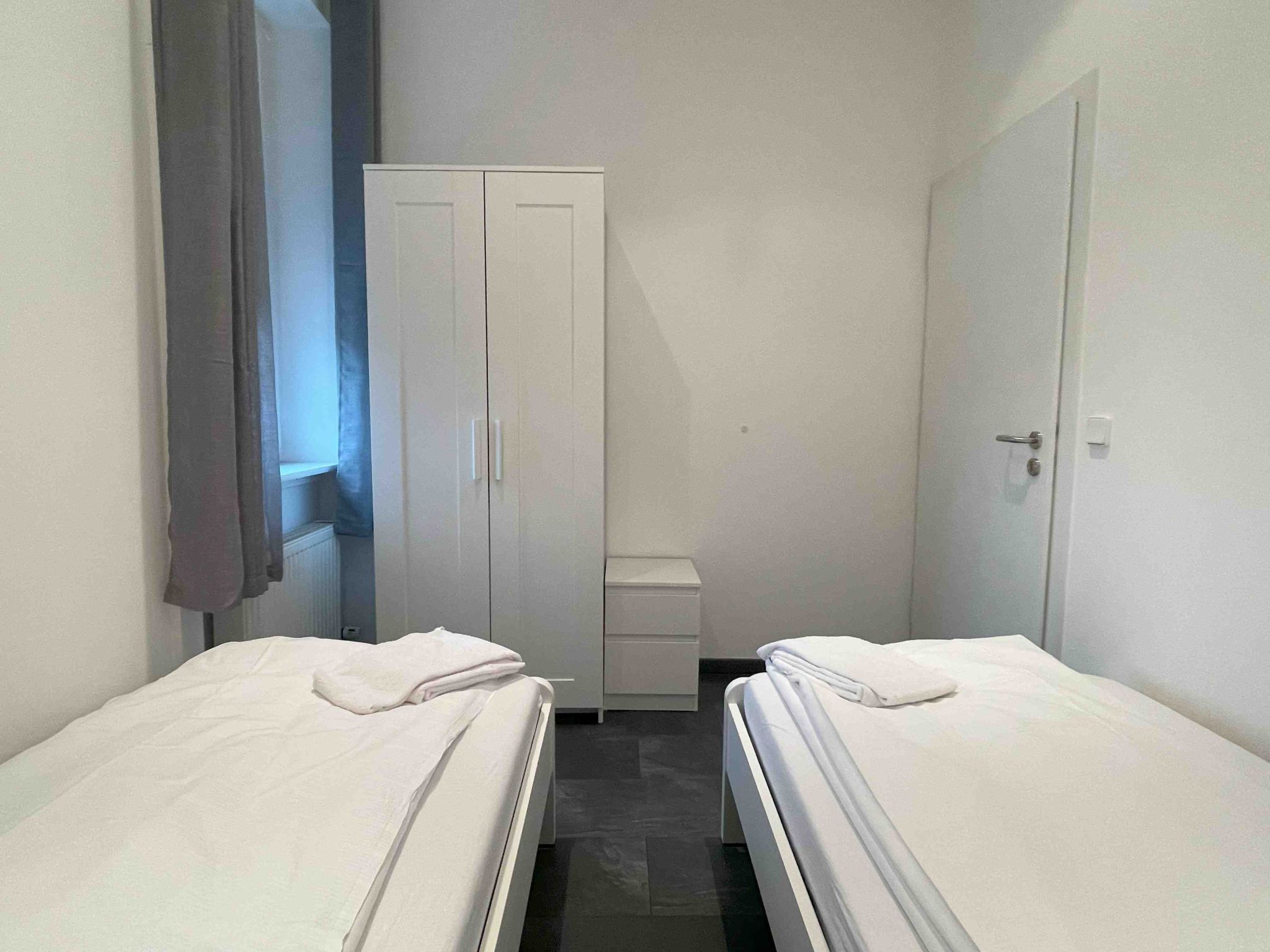 R111-Image-tags.info