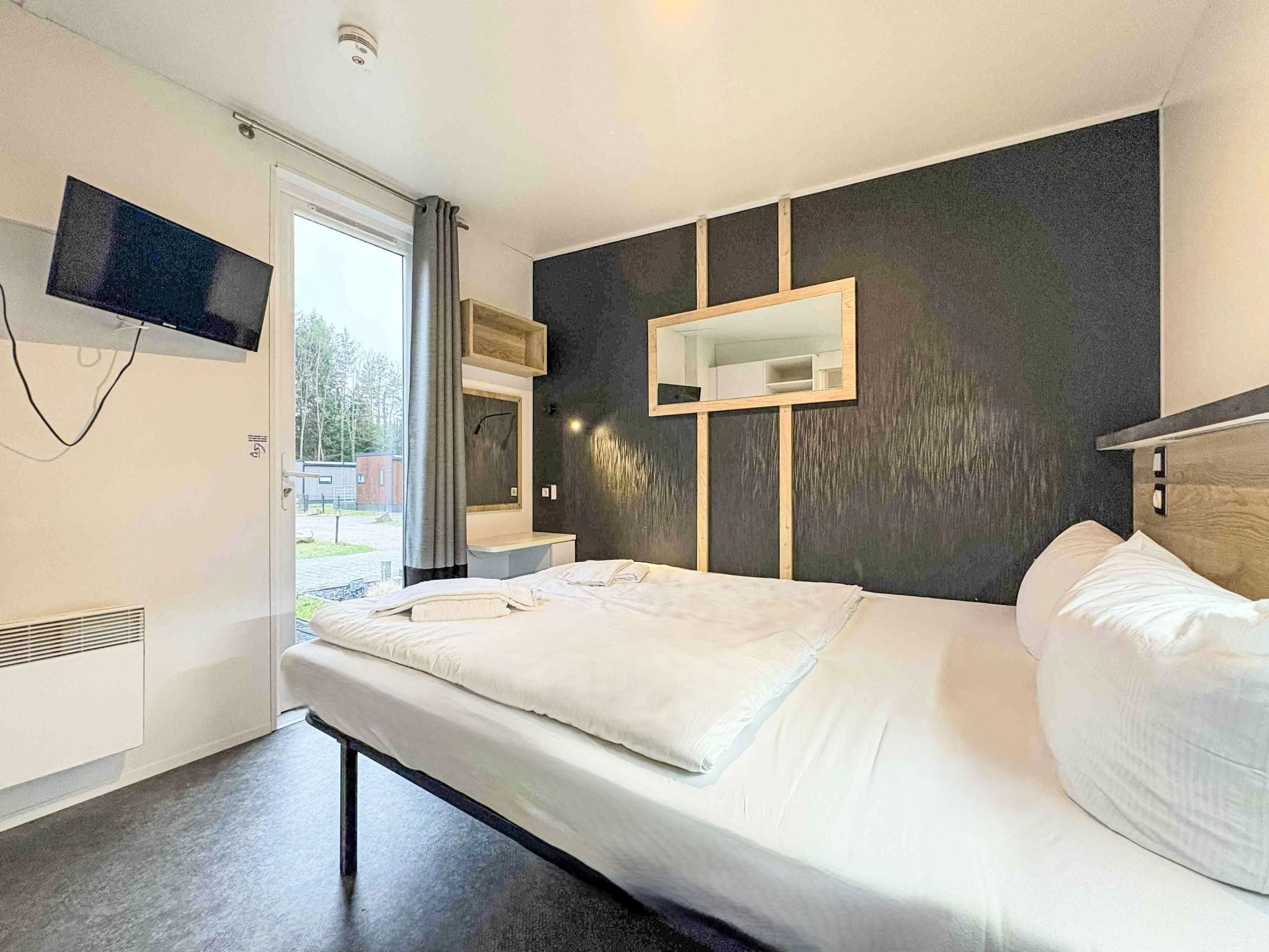 In Wackersdorf mit Whirlpool, Terrasse und Grill - Inside