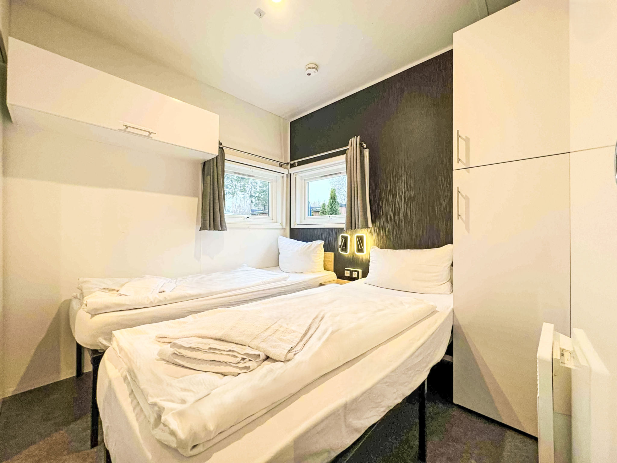In Wackersdorf mit Whirlpool, Terrasse und Grill - Inside