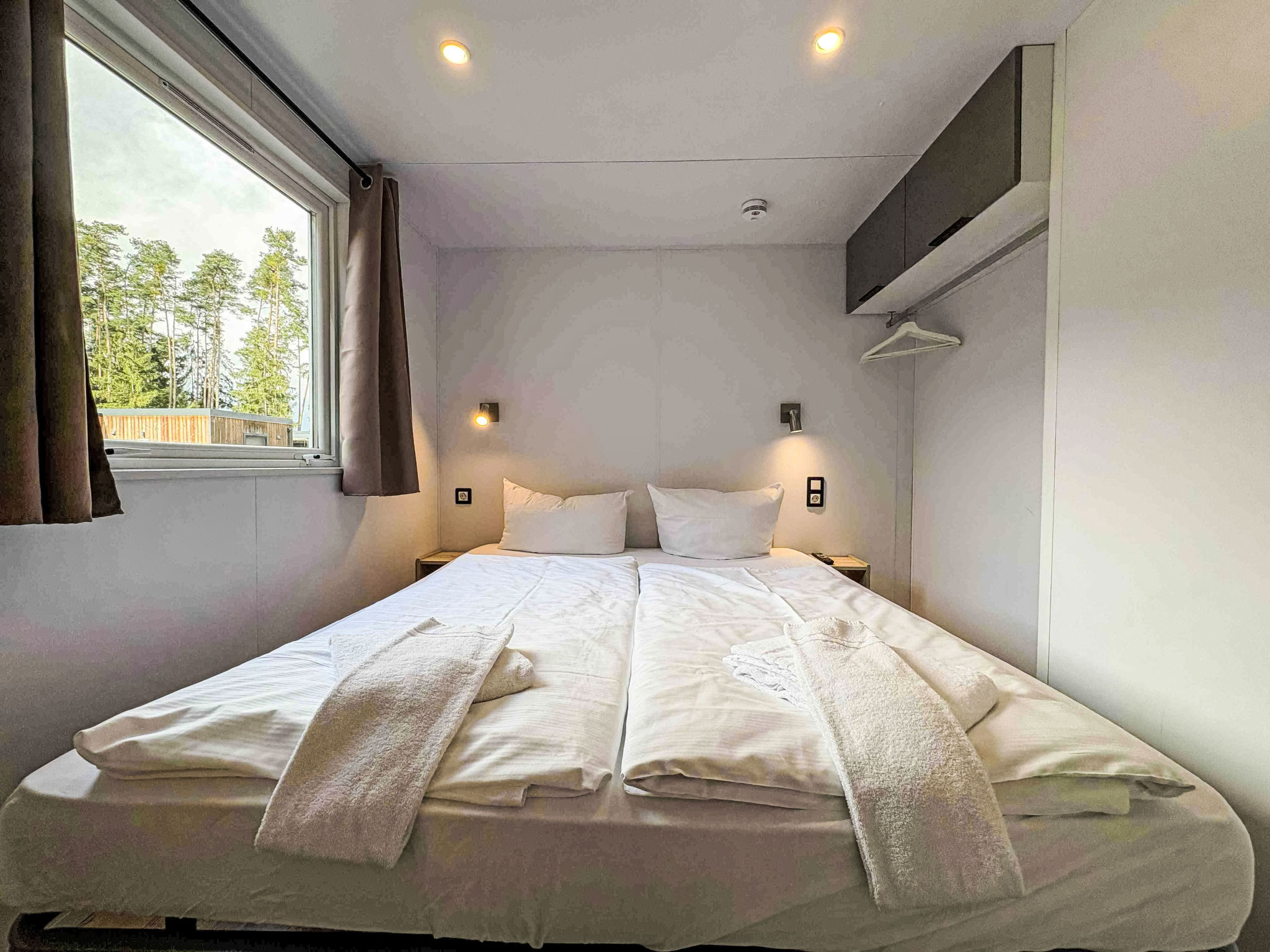 Schönes Ferienhaus in Wackersdorf mit Whirlpool und Terrasse - Binnen