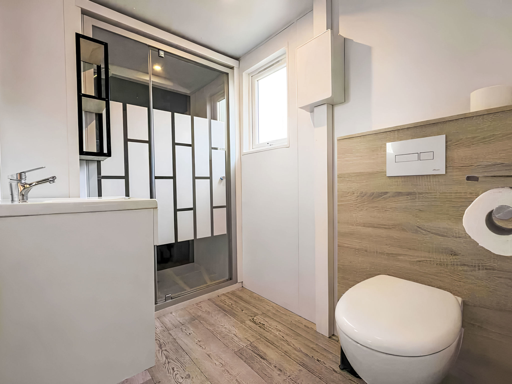 Schönes Ferienhaus in Wackersdorf mit Whirlpool und Terrasse - Binnen