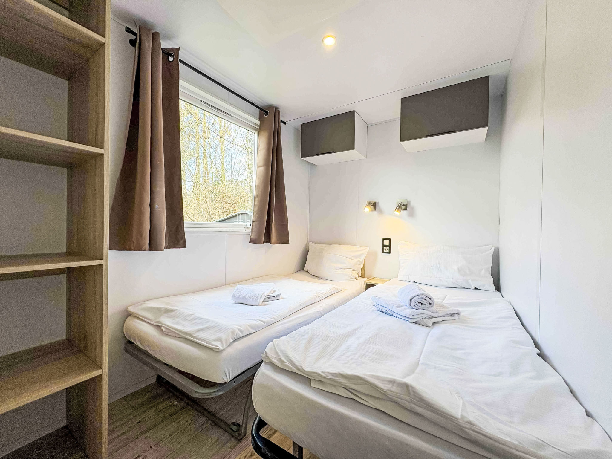 Schönes Ferienhaus in Wackersdorf mit Whirlpool und Terrasse - Binnen