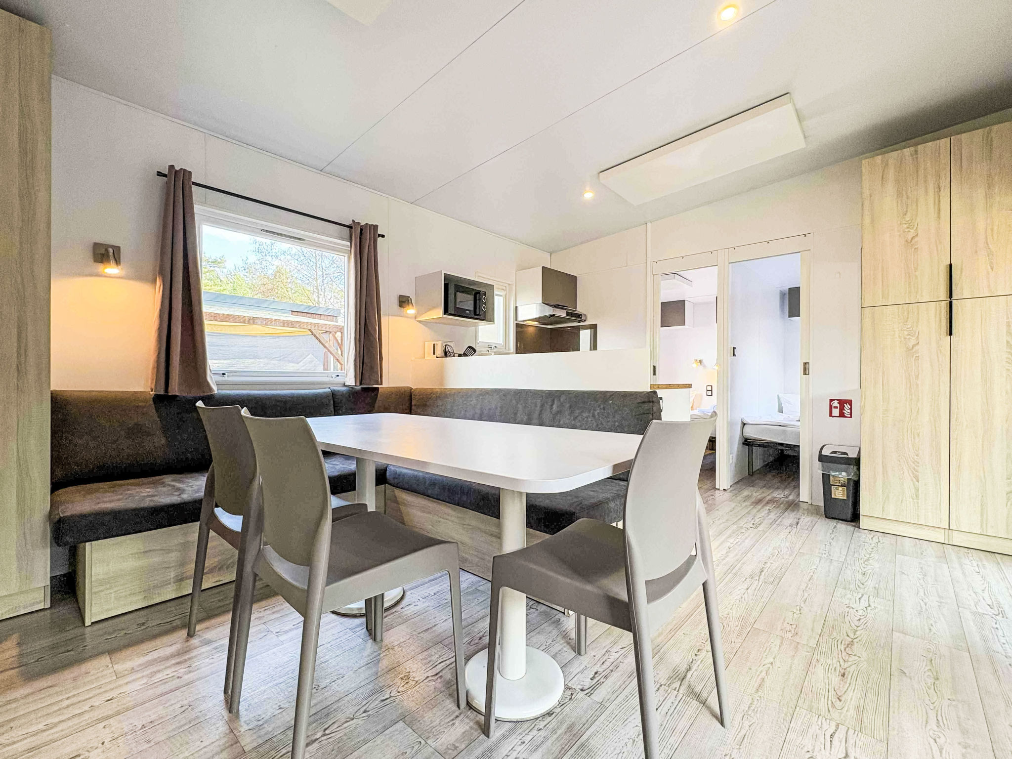 Schönes Ferienhaus in Wackersdorf mit Whirlpool und Terrasse