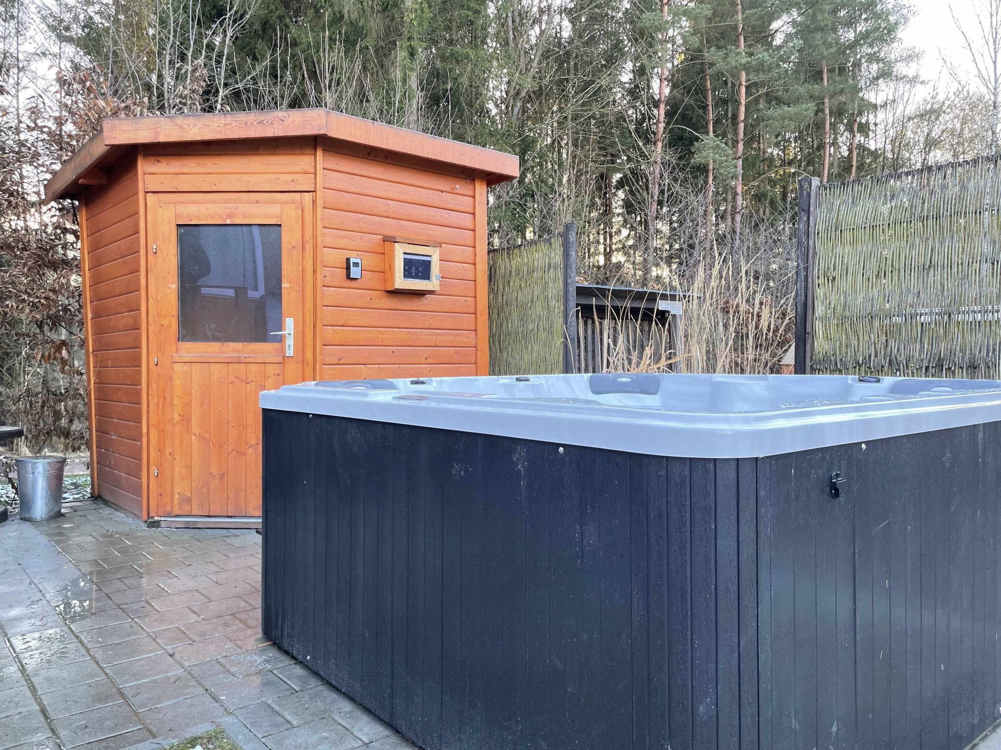 Schönes Ferienhaus in Wackersdorf mit Whirlpool und Terrasse-Image-tags.info