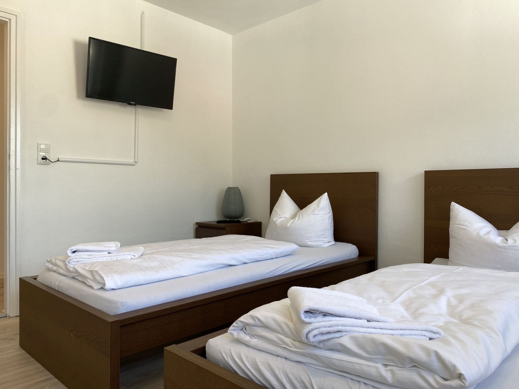 SAD151 Moderne Monteurwohnung mit Balkon-Image-tags.info