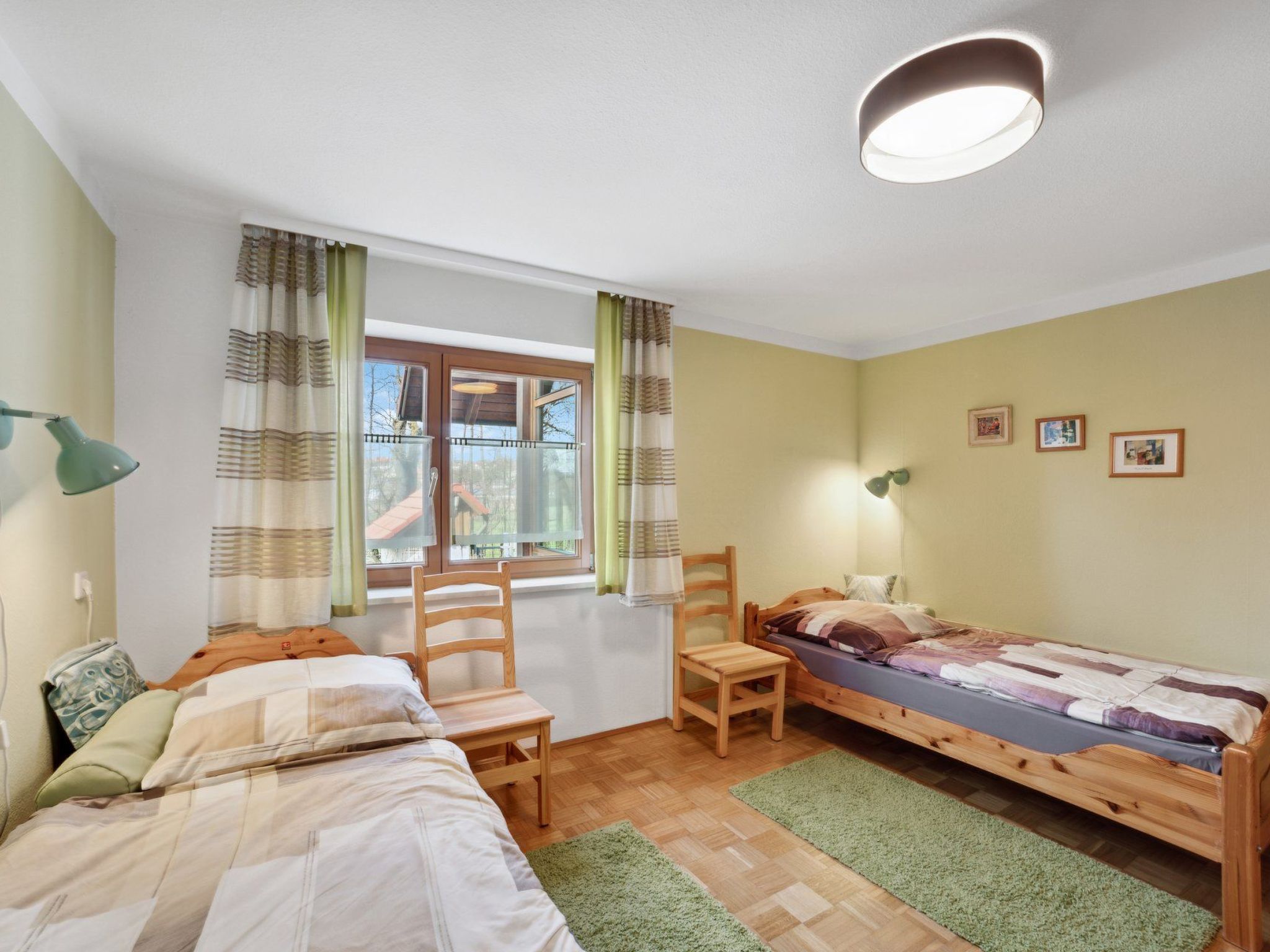 Home of Family-Binnen