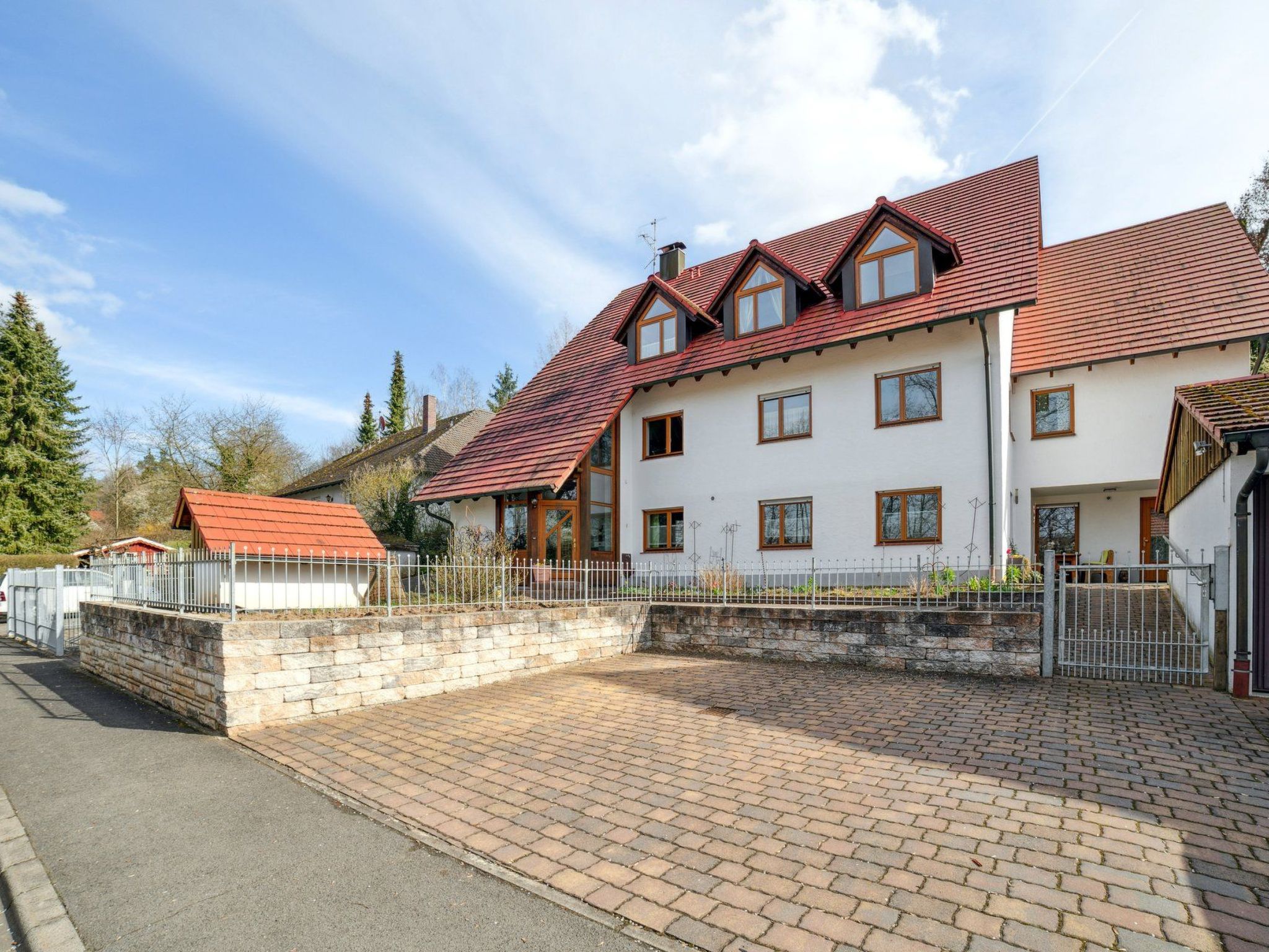 Home of Family-Binnen