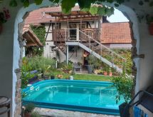 Vrijstaand vakantiehuis in Thüringer Woud met zwembad en wellness - thumbnail 2