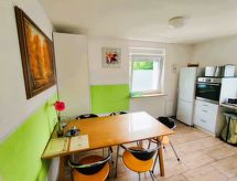 Rustiek appartement aan de golfbaan in Laupheim met tuin en uitzicht - thumbnail 3