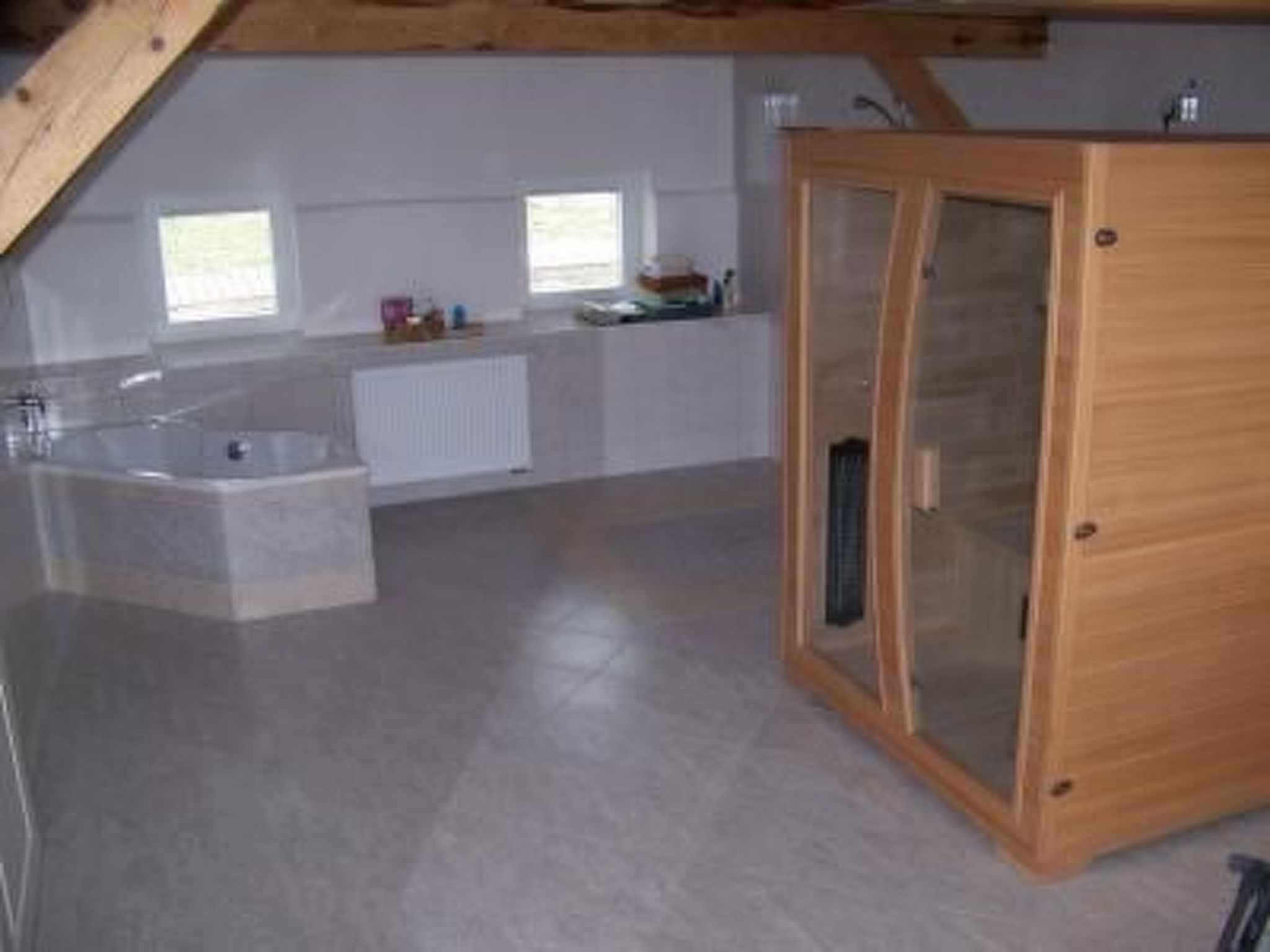 Alleenwiesen-Drinnen