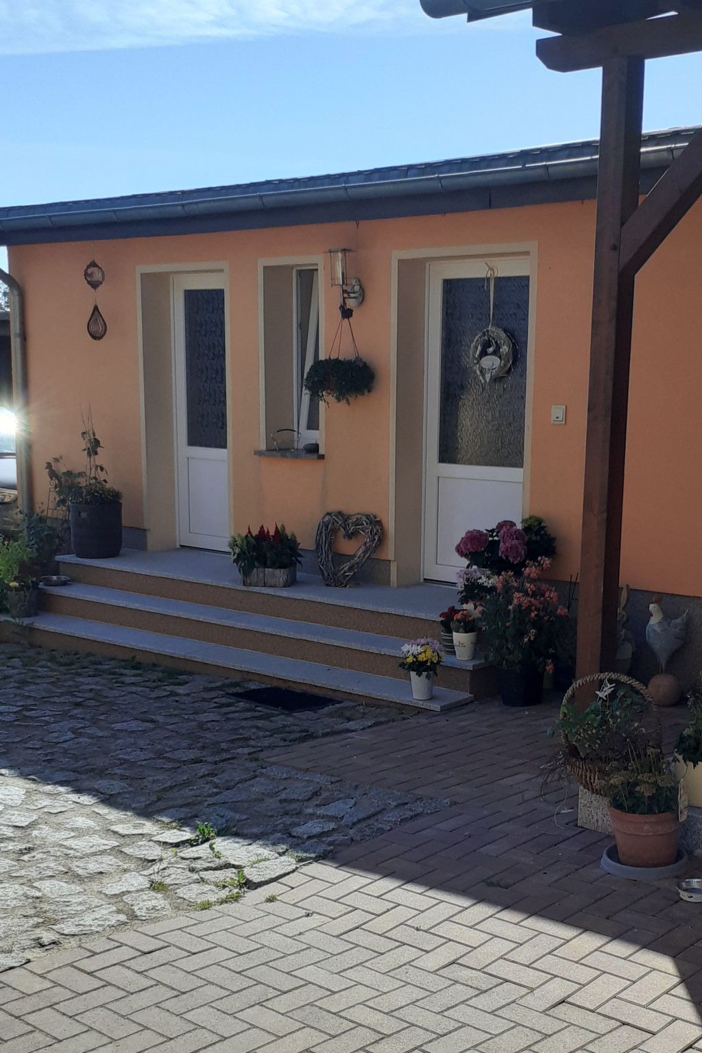 Appartement in Buchenhain mit Großem Garten-Outside