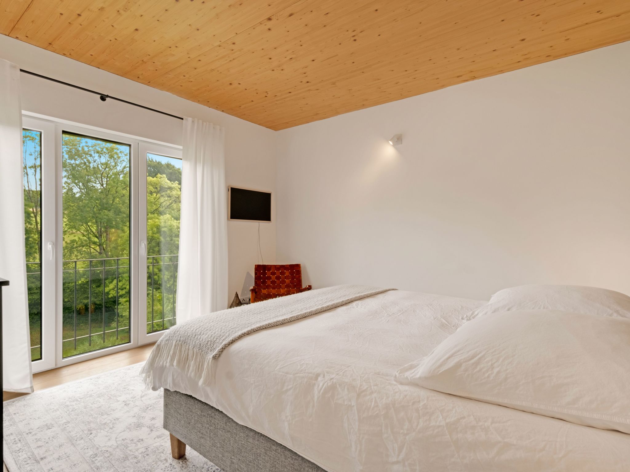 The Forest Retreat-Image-tags.info