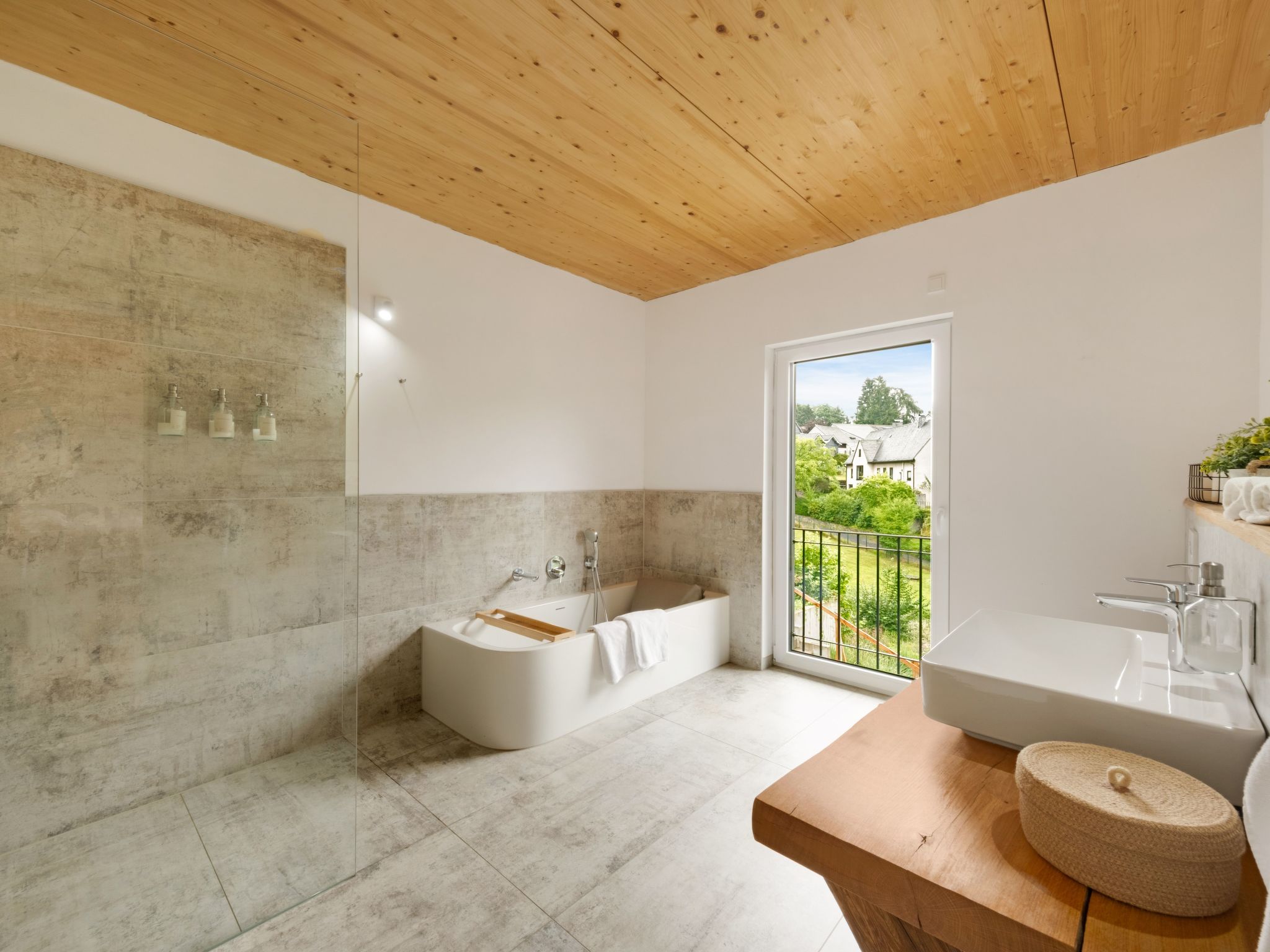 The Forest Retreat-Image-tags.info