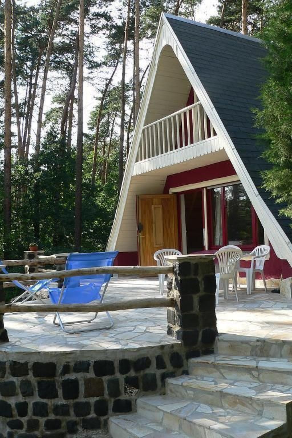 In ruhiger Lage am Waldrand mit Terrasse und großem Grundstück-Binnen