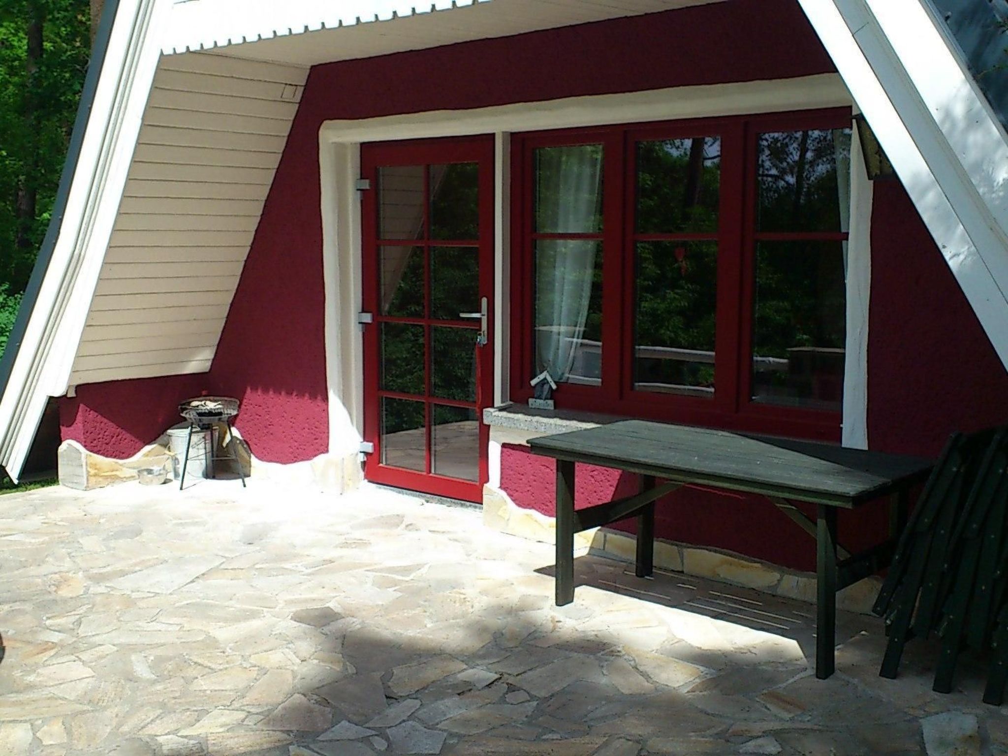 In ruhiger Lage am Waldrand mit Terrasse und großem Grundstück-Binnen