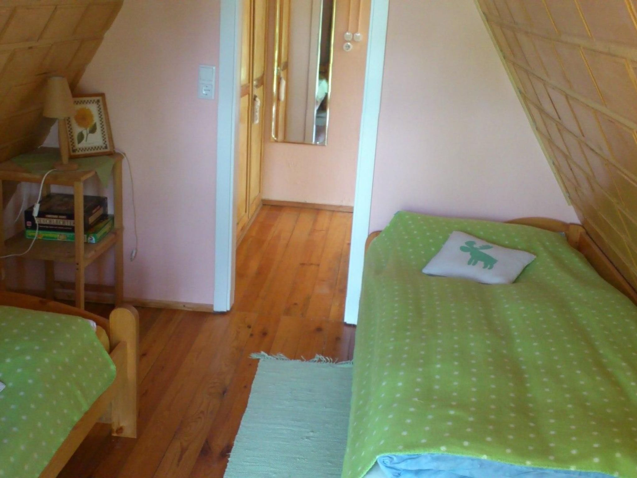 In ruhiger Lage am Waldrand mit Terrasse und großem Grundstück-Binnen