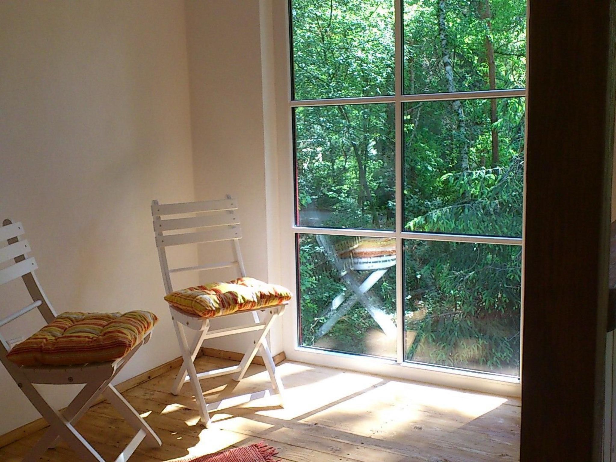 In ruhiger Lage am Waldrand mit Terrasse und großem Grundstück-Binnen