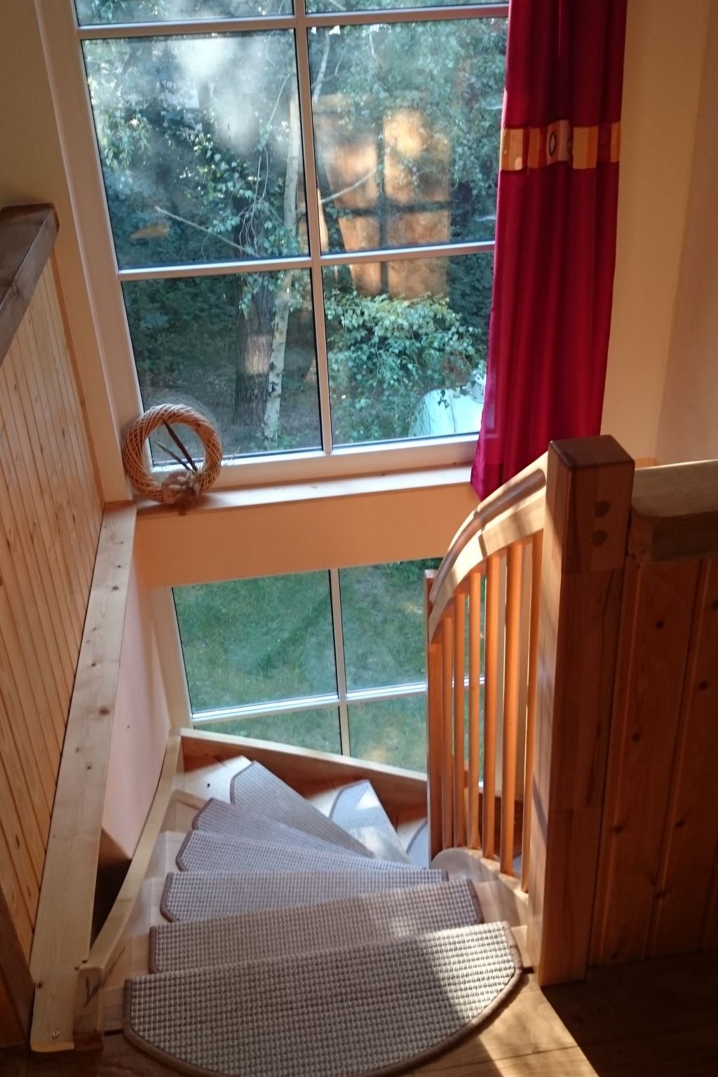 In ruhiger Lage am Waldrand mit Terrasse und großem Grundstück-Binnen