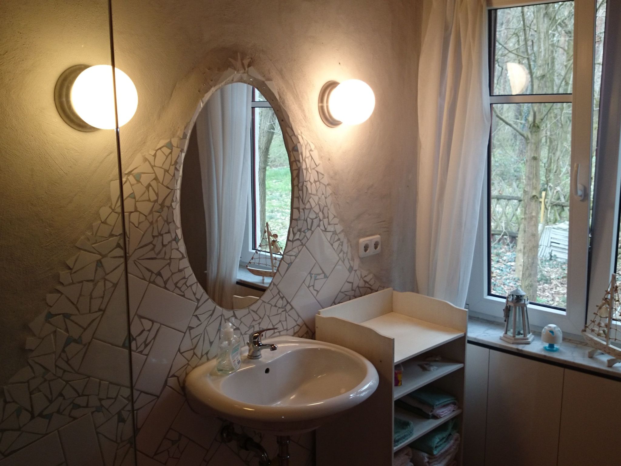 In ruhiger Lage am Waldrand mit Terrasse und großem Grundstück-Binnen