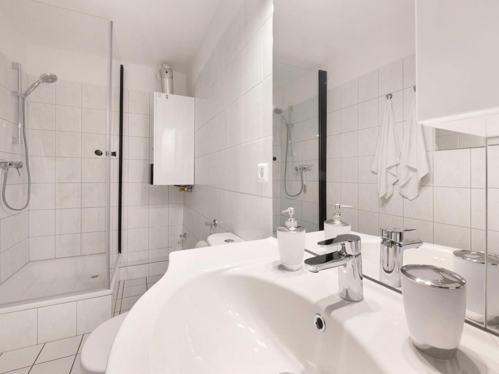 Apartment nähe A1 und Mercedes-Drinnen