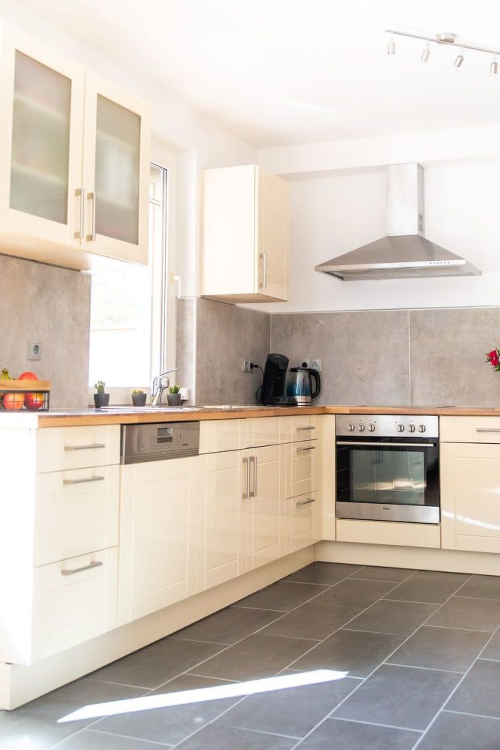 Mit privat Hottub und Klima.-Image-tags.info