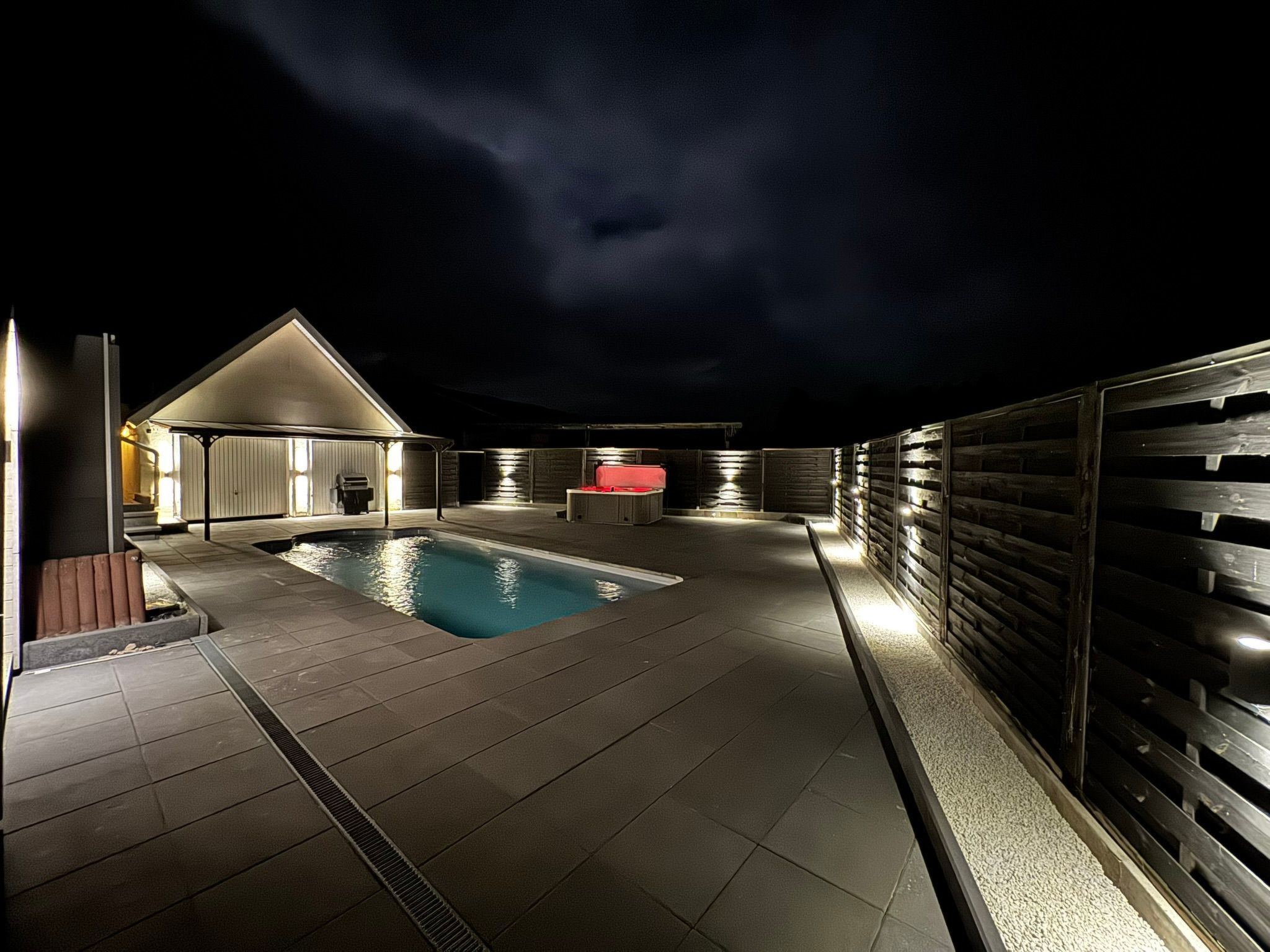 Mit privat Hottub und Klima.-Image-tags.info