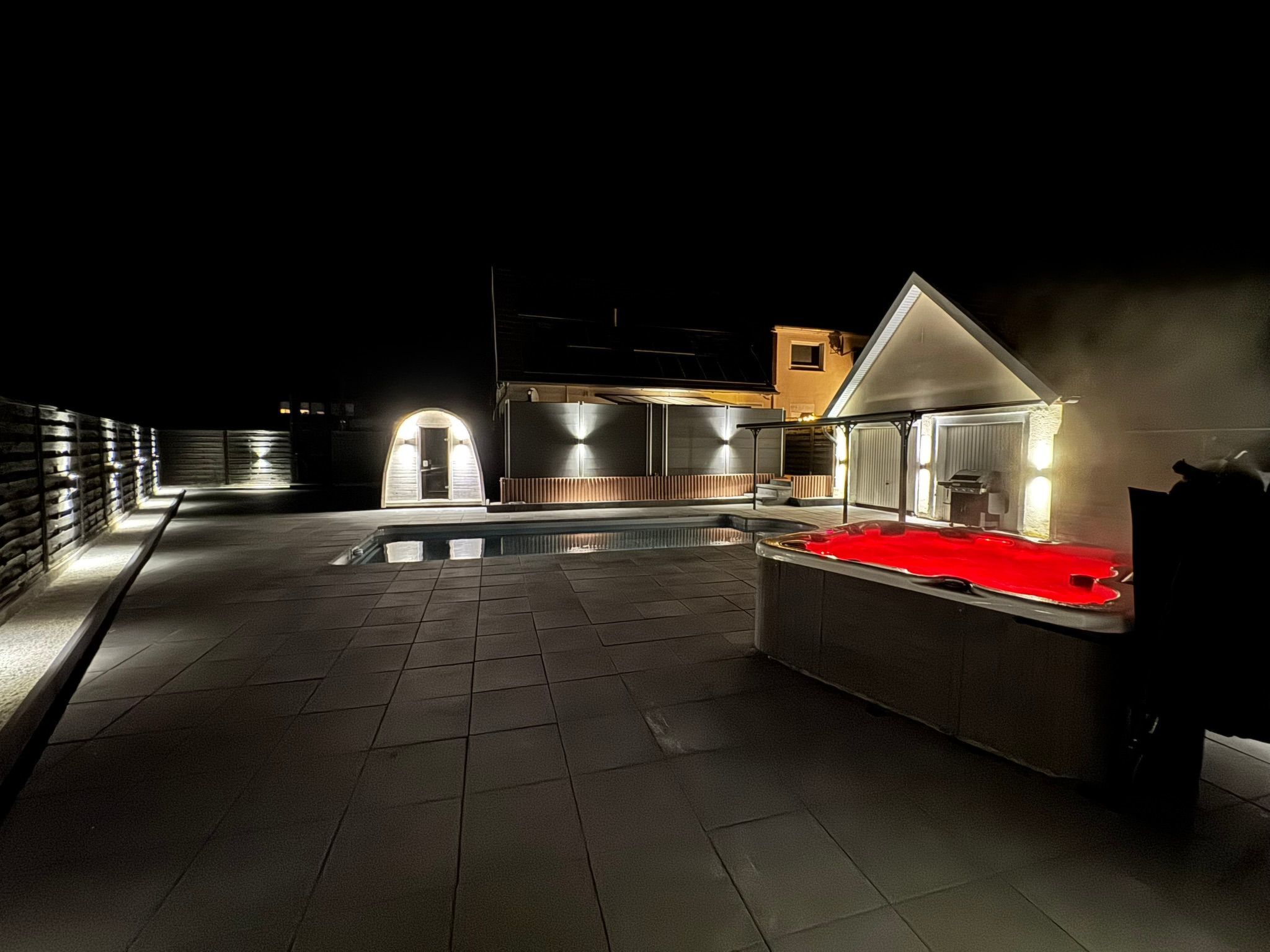 Mit privat Hottub und Klima.-Image-tags.info