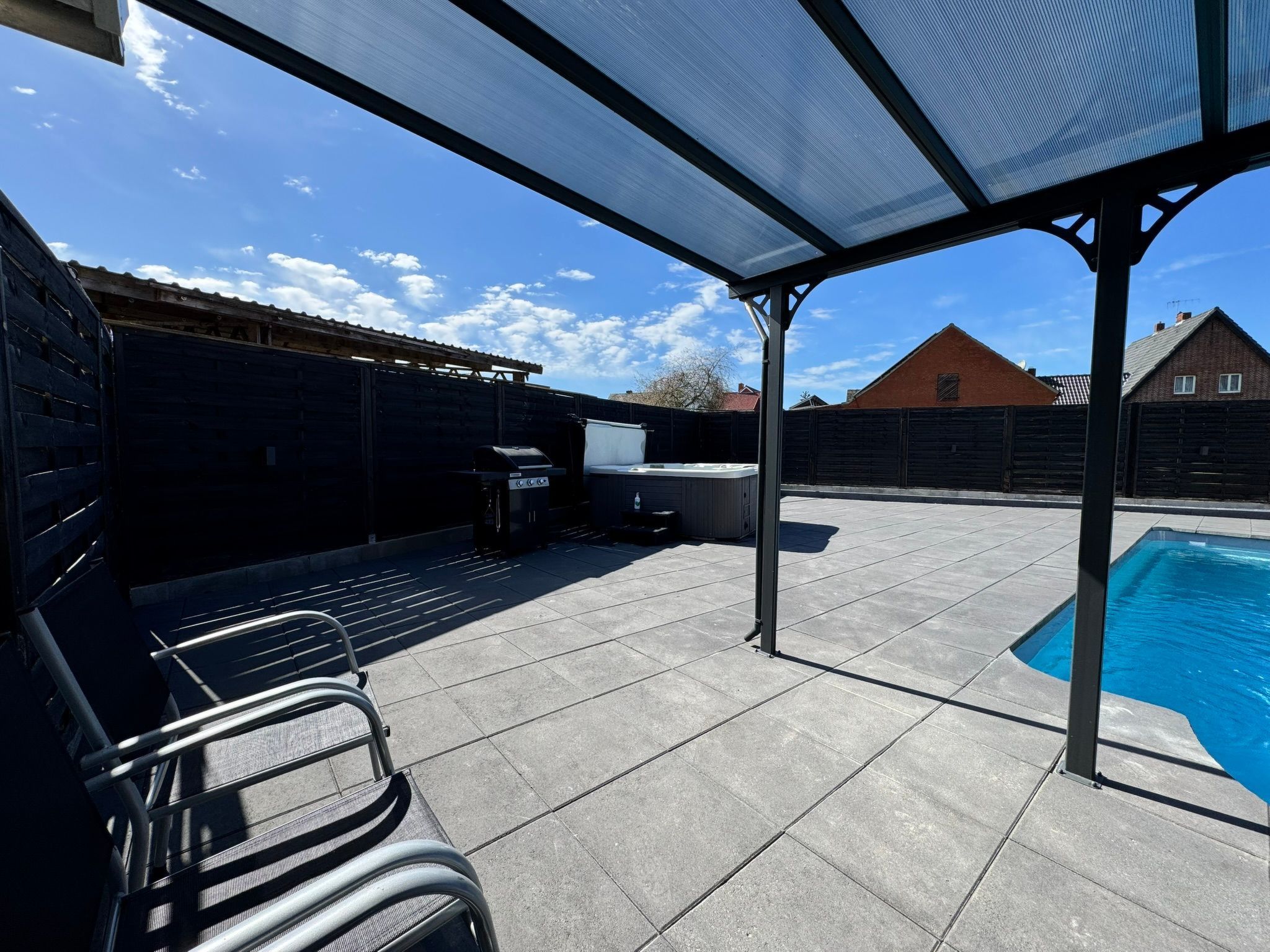 Mit privat Hottub und Klima.-Image-tags.info