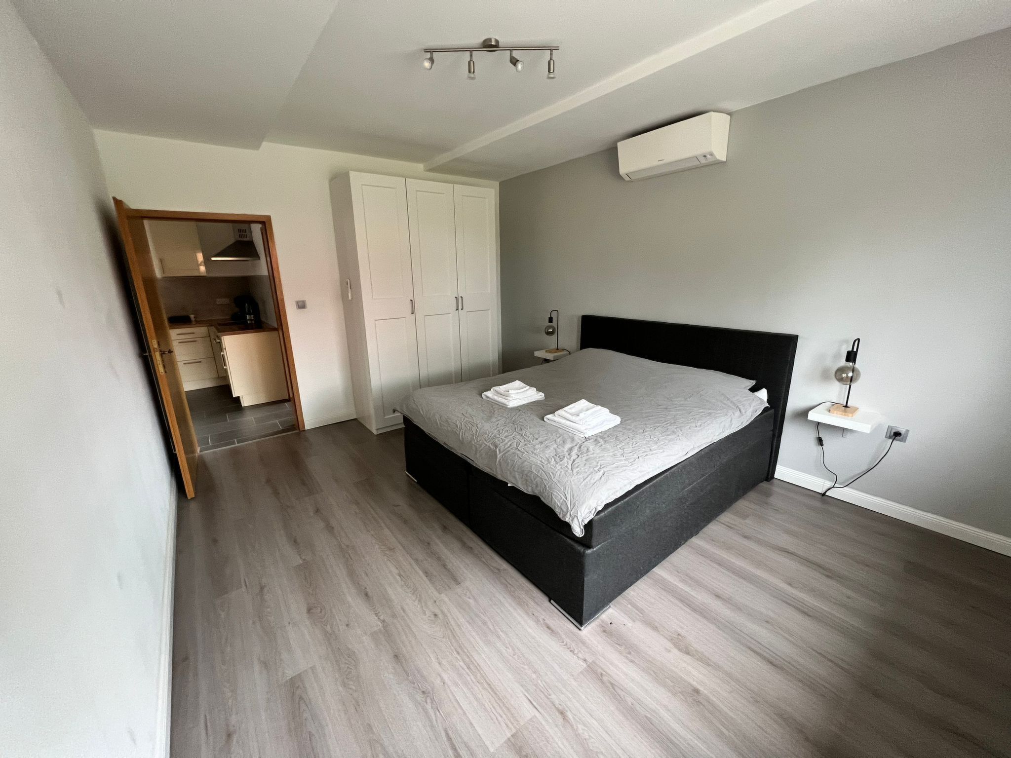 Mit privat Hottub und Klima.-Image-tags.info