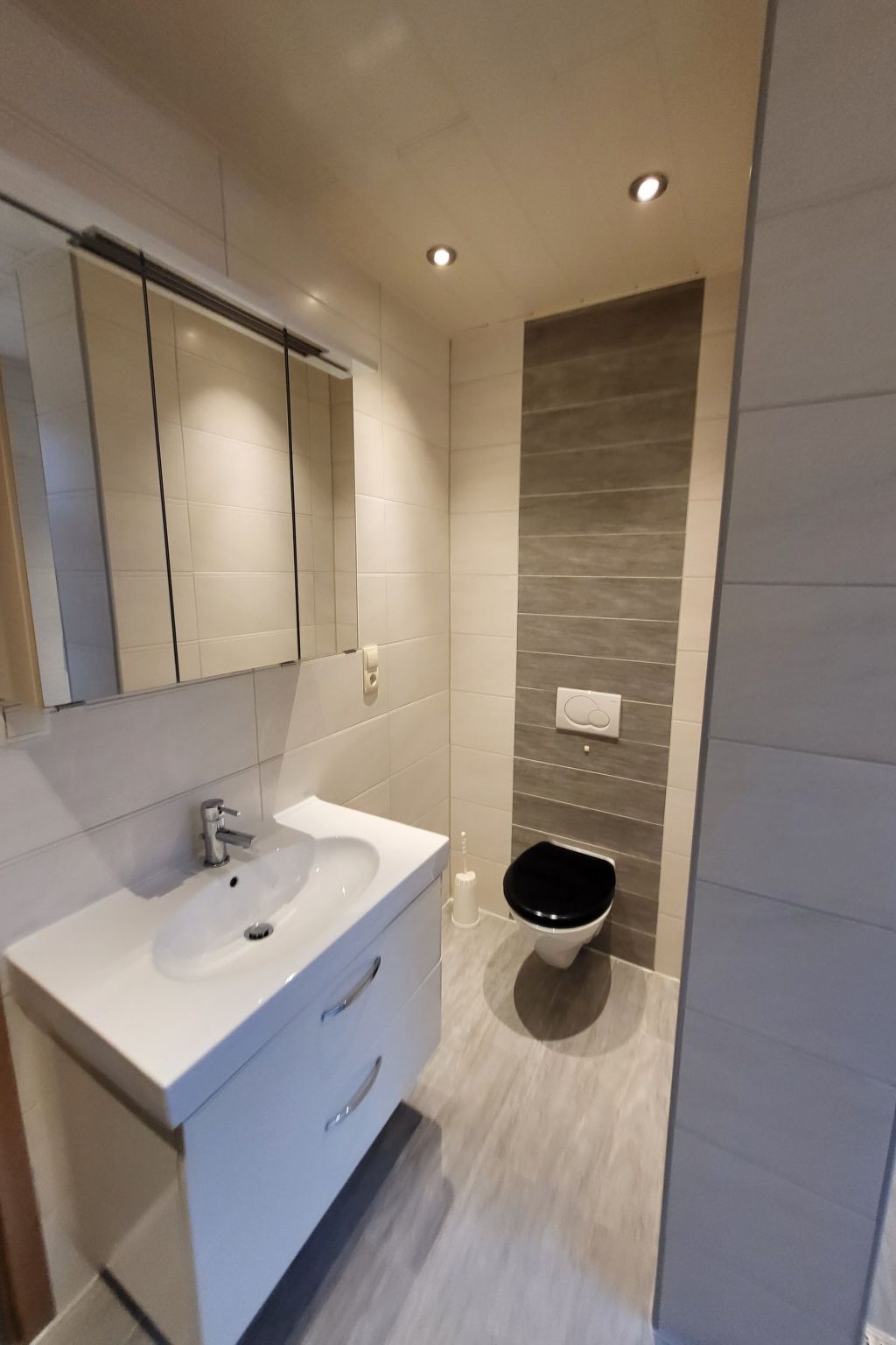 Mit privat Hottub und Klima.-Image-tags.info