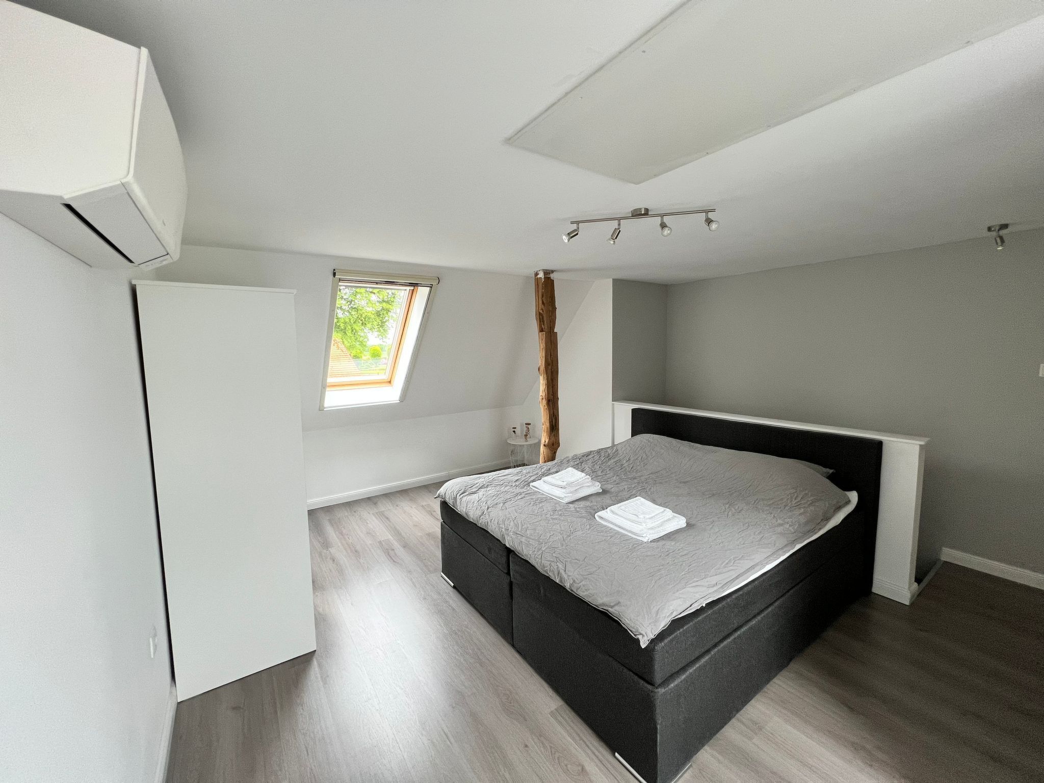 Mit privat Hottub und Klima.-Image-tags.info