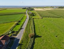 Ruim vakantiehuis op Pellworm, 1 km van de Oostzee met tuin & terras - thumbnail 1