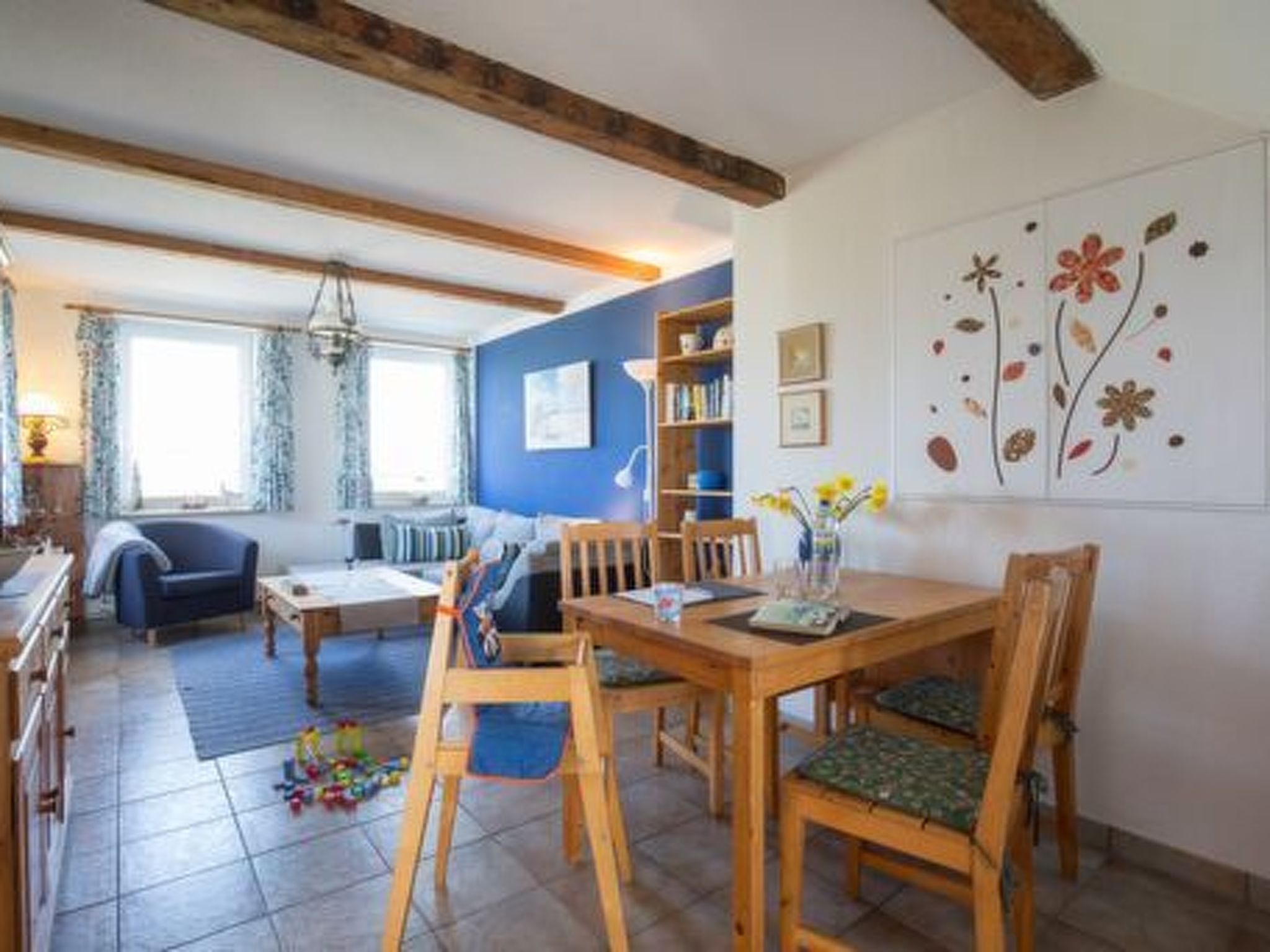 Nice Holidays-Binnen